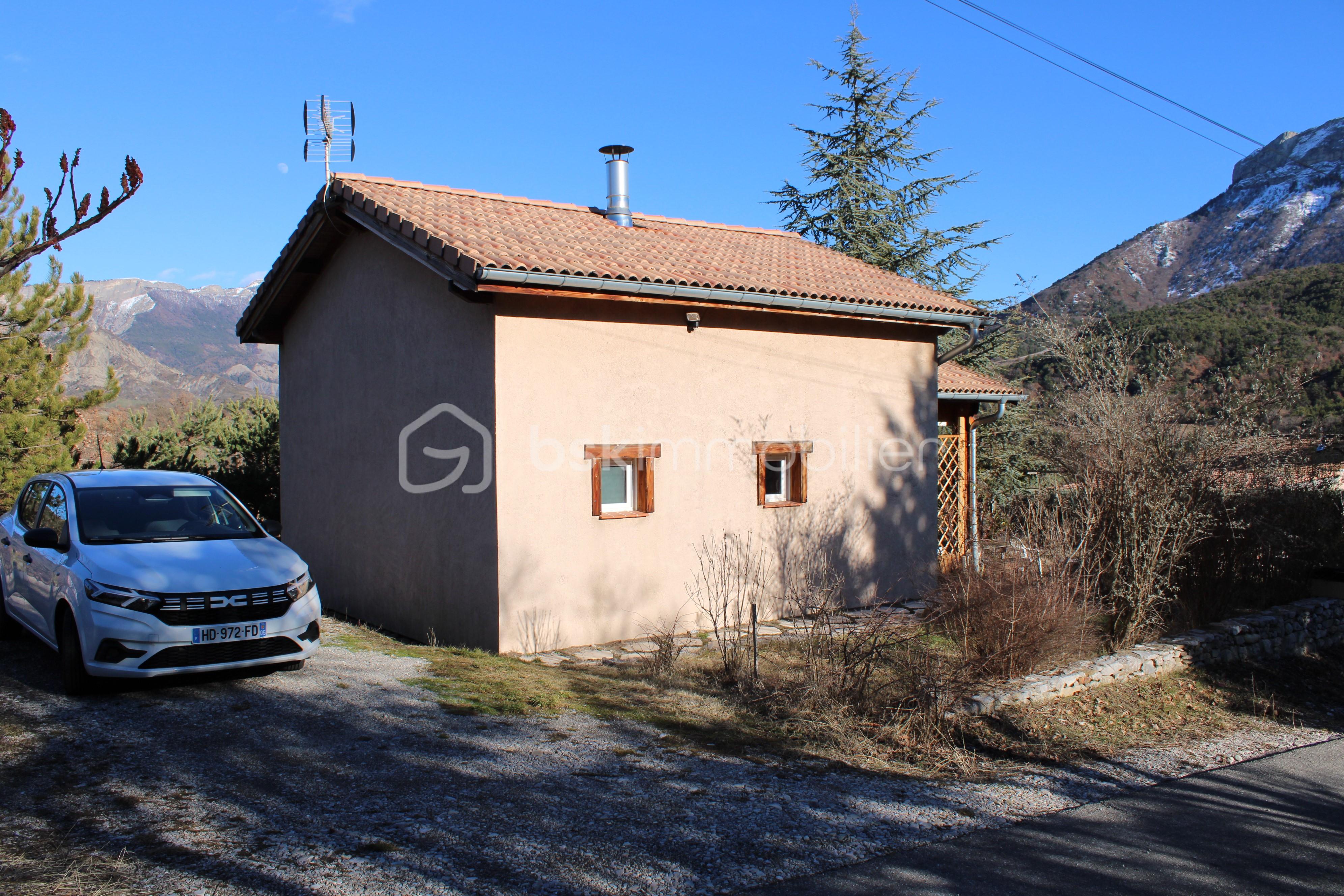 Maison de 35 m² - Photo 3 parking.jpg