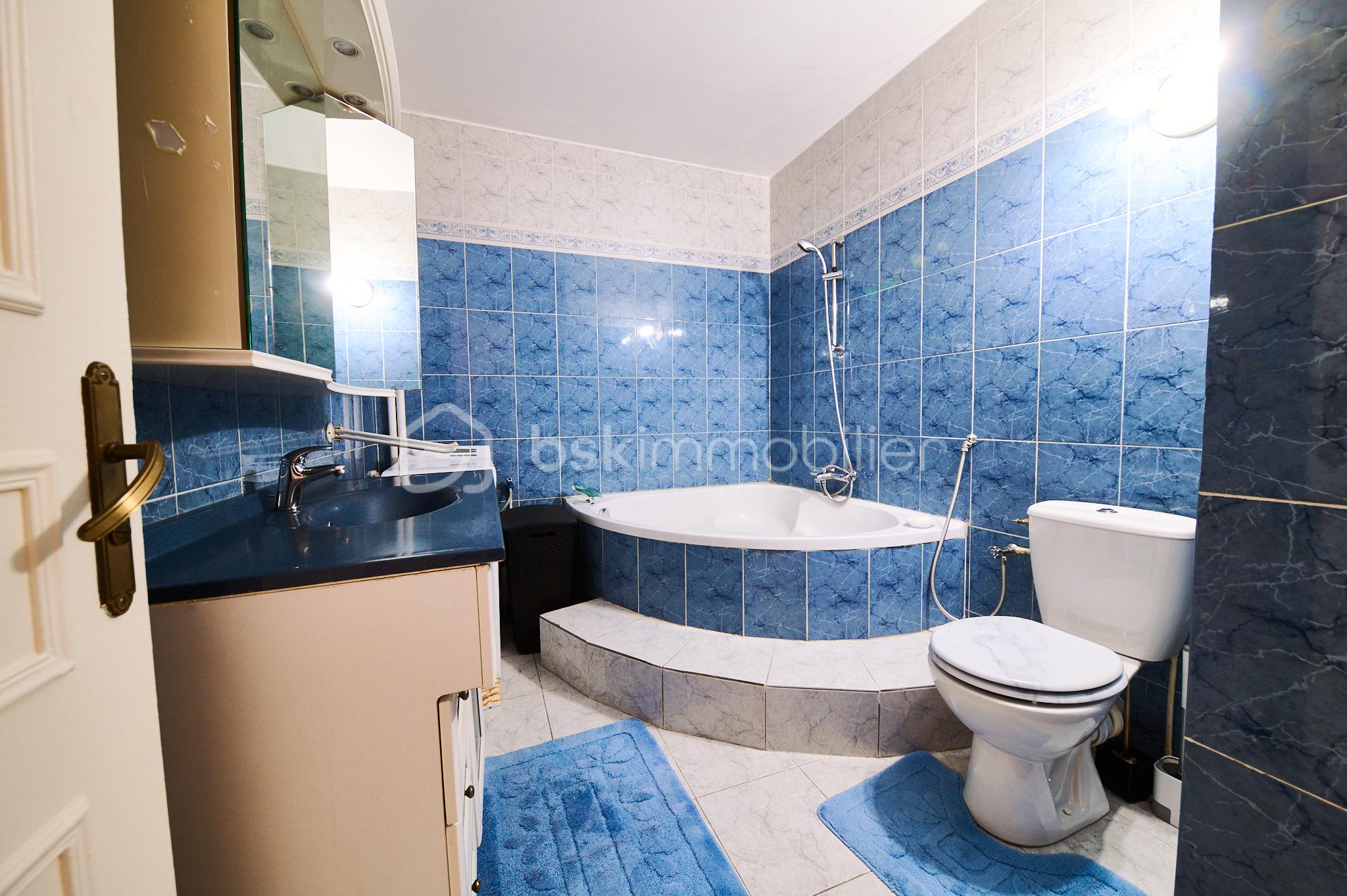 Appartement de 92 m² - TRABELSI SALLE DE BAIN AVEC TOILETTE 1.jpg