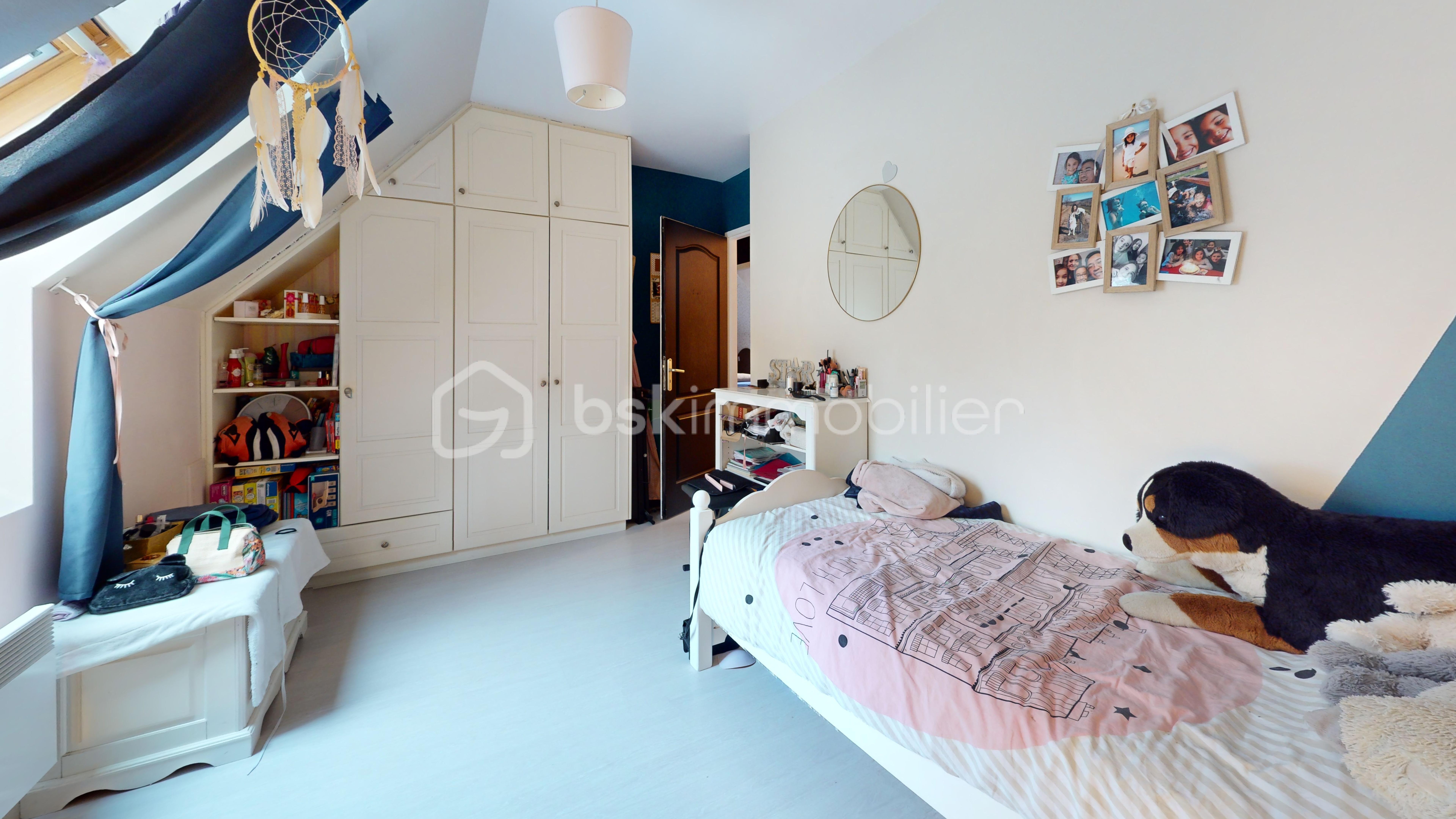 La-Morine-Bedroom 2.jpg