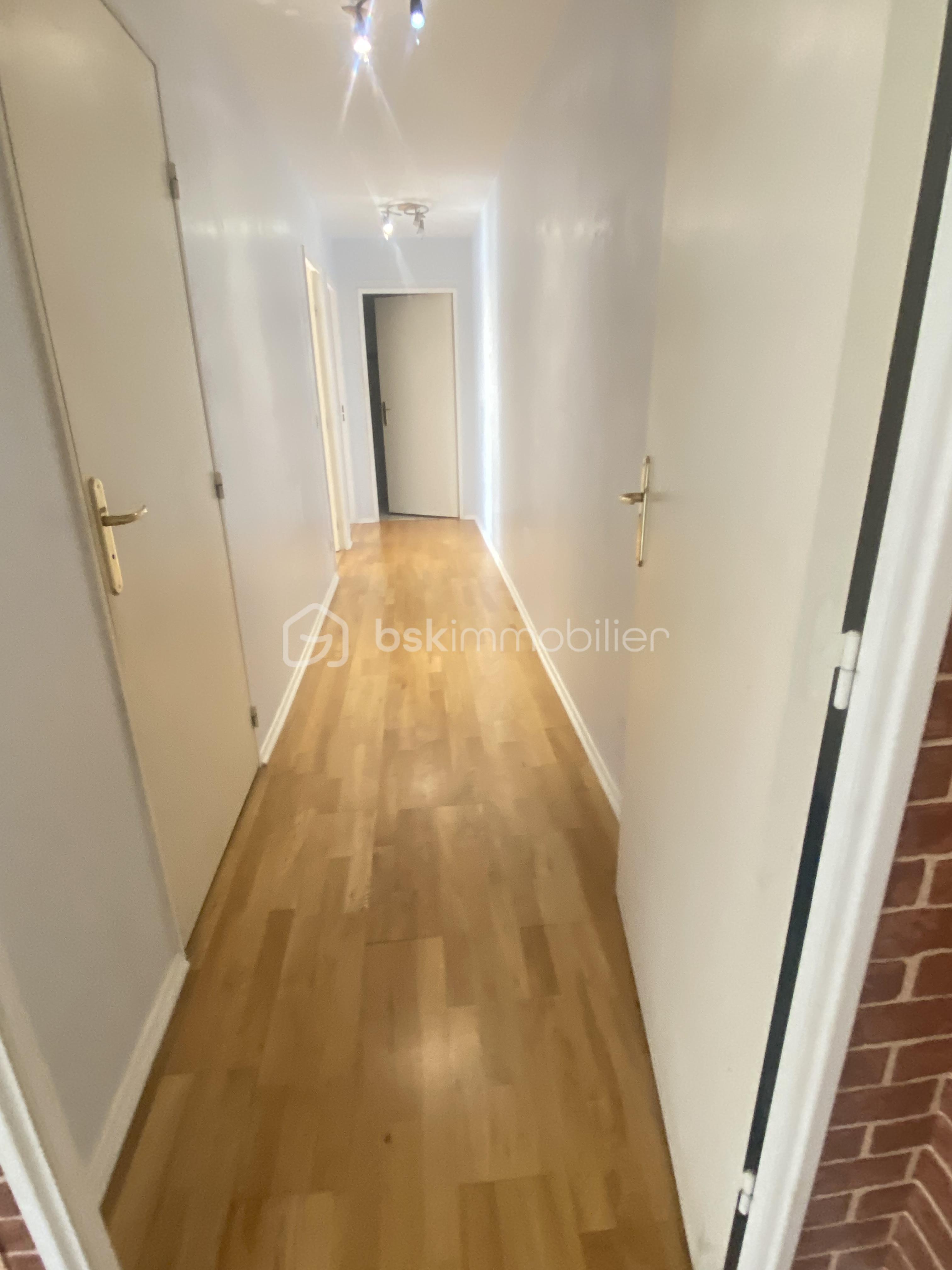 Appartement de 65 m² - couloir.jpg