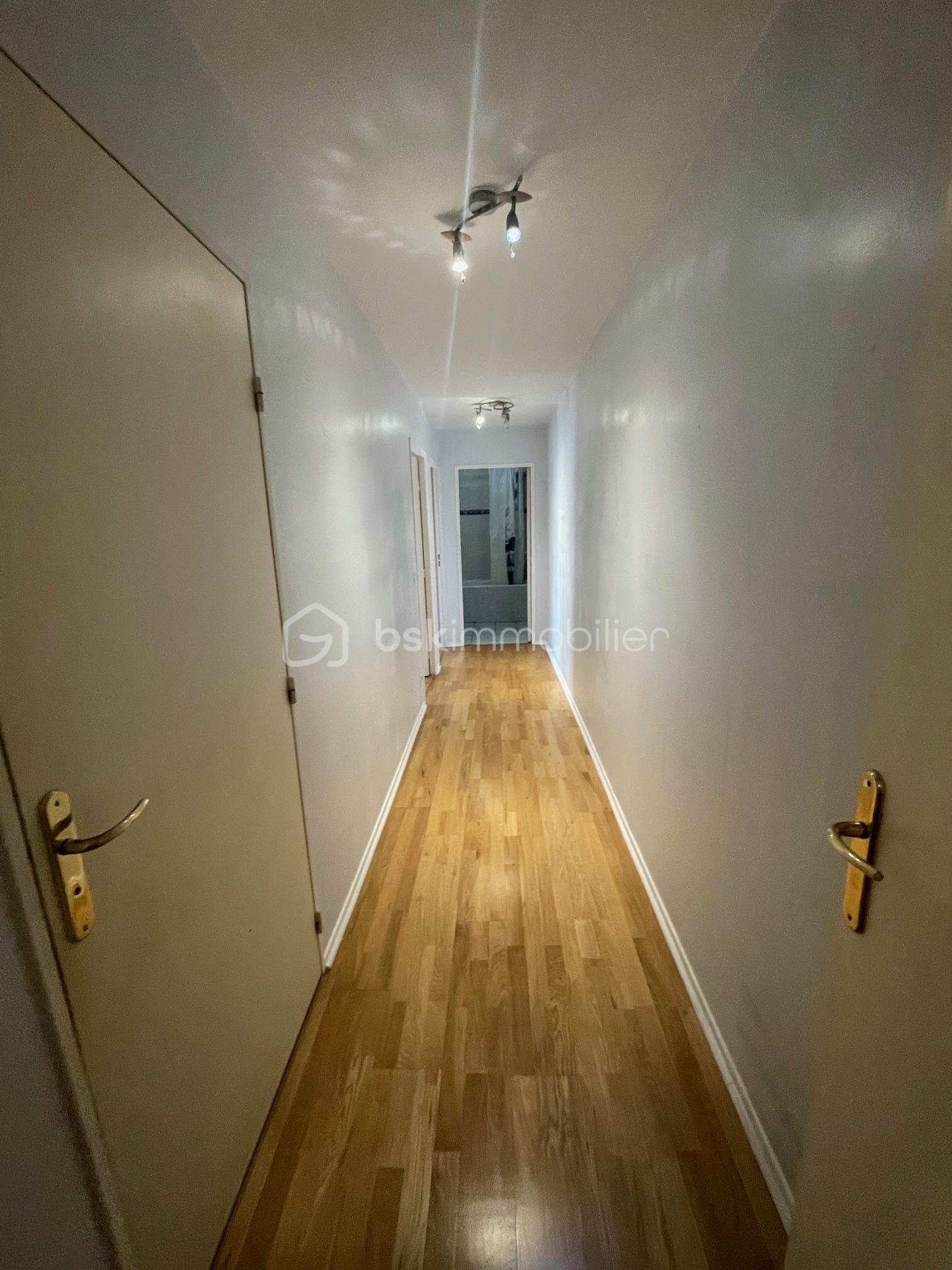Appartement de 65 m² - couloir.jpg
