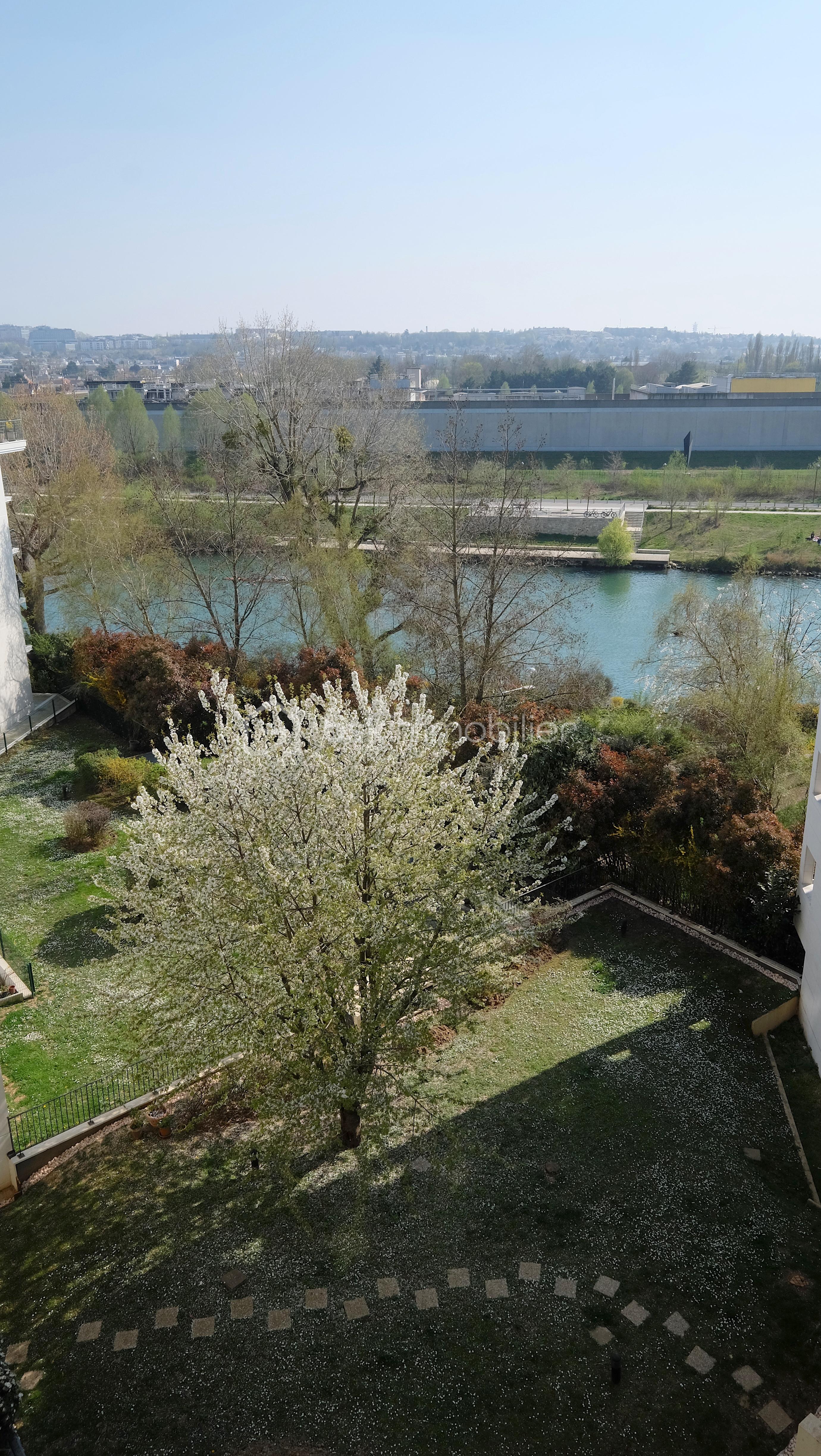 Appartement de 65 m² - vue jardin:marne copie.JPG