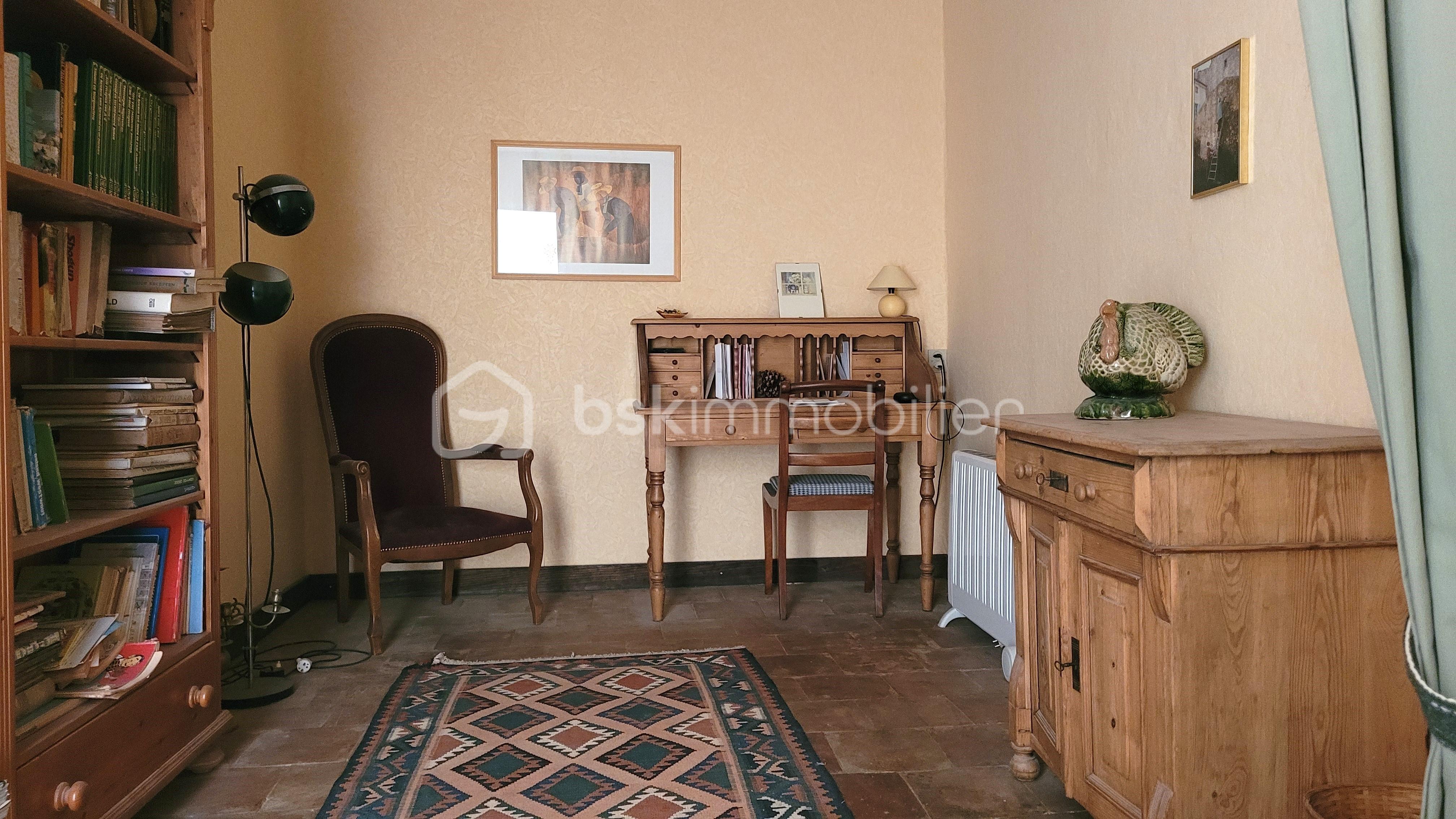 BUREAU.jpg