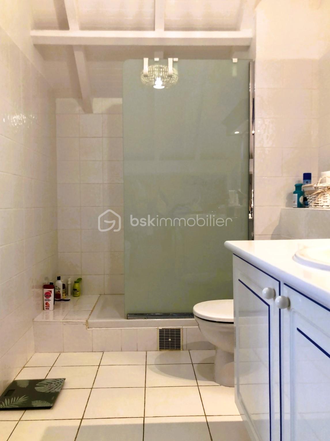 Appartement de 78 m² - SDB2.jpg