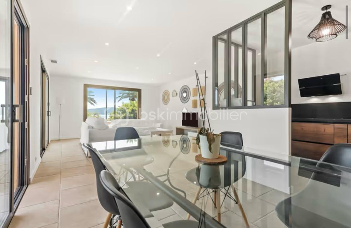 Maison de 210 m² - 2dca022f-38ca-4353-9209-430d905aedb4.JPG