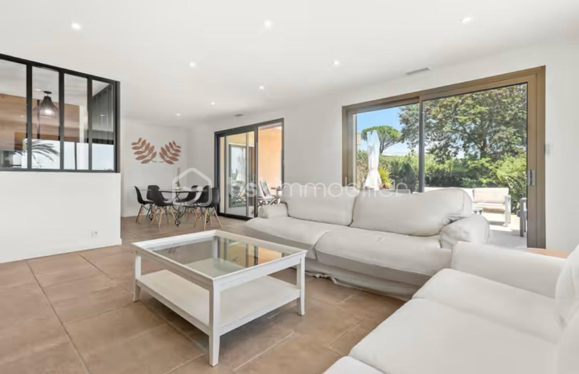 Maison de 210 m² - 7f644939-bfb4-4d47-8c0c-d40e14767835.JPG