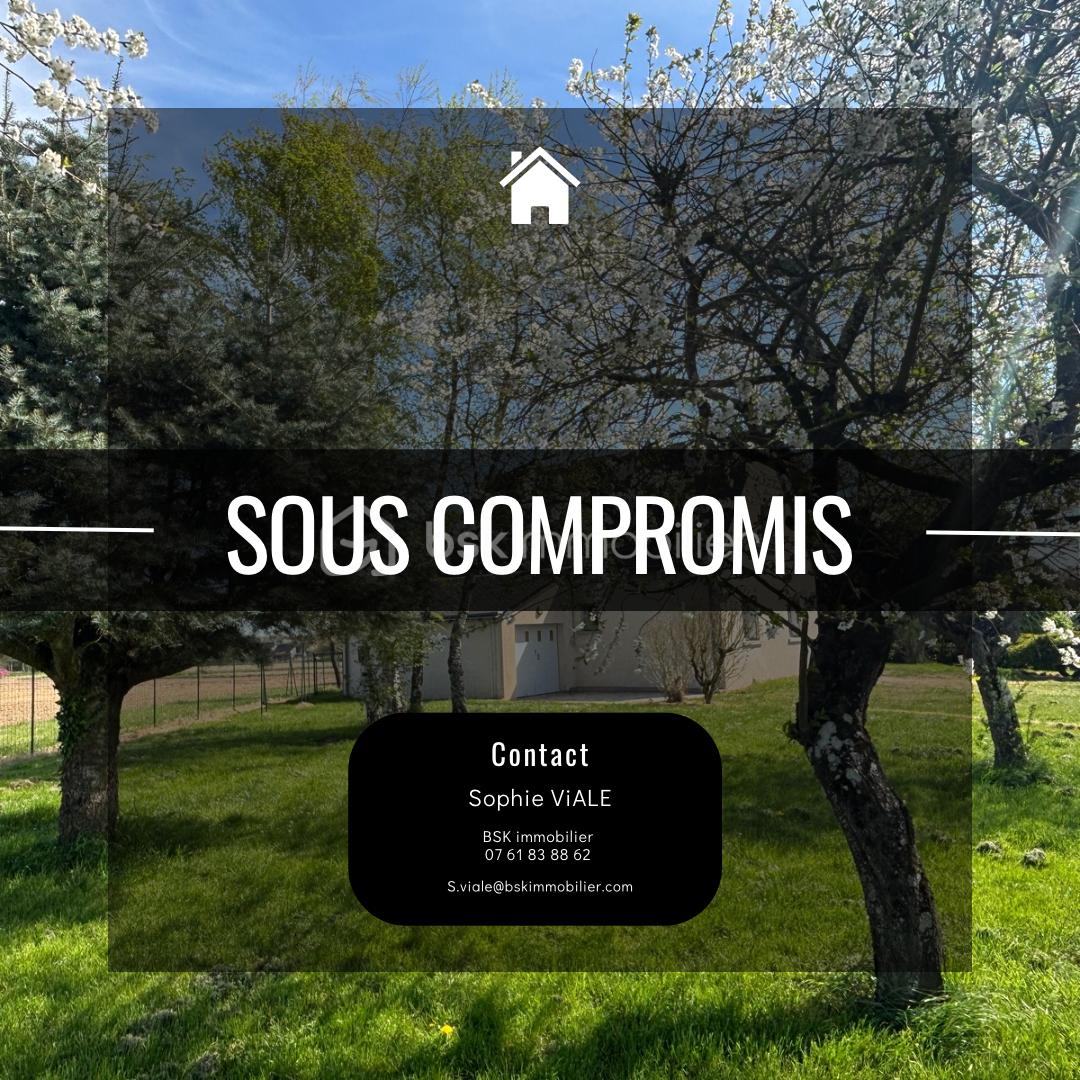 Maison de 104 m² - thumbnail_Post Instagram Immobilier Minimaliste sombre.png