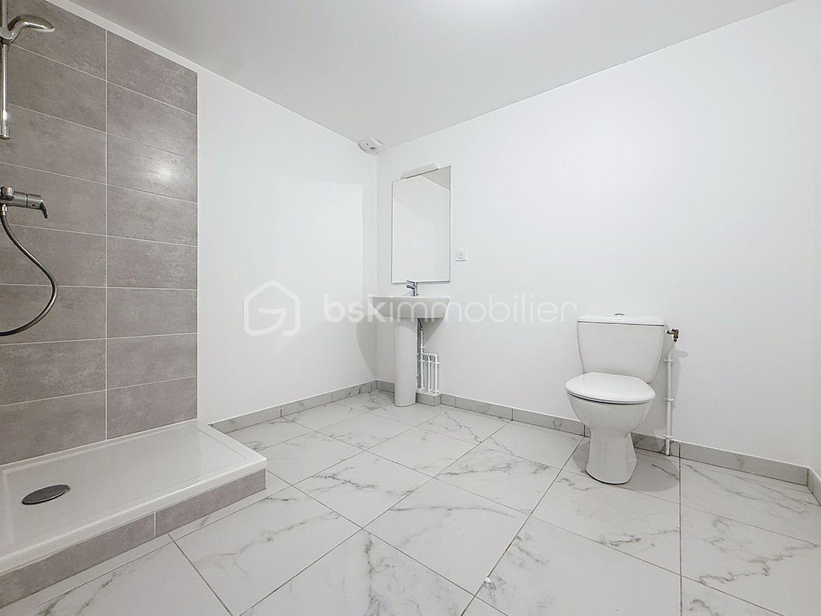 Maison de 100 m² - Photo douche.jpg