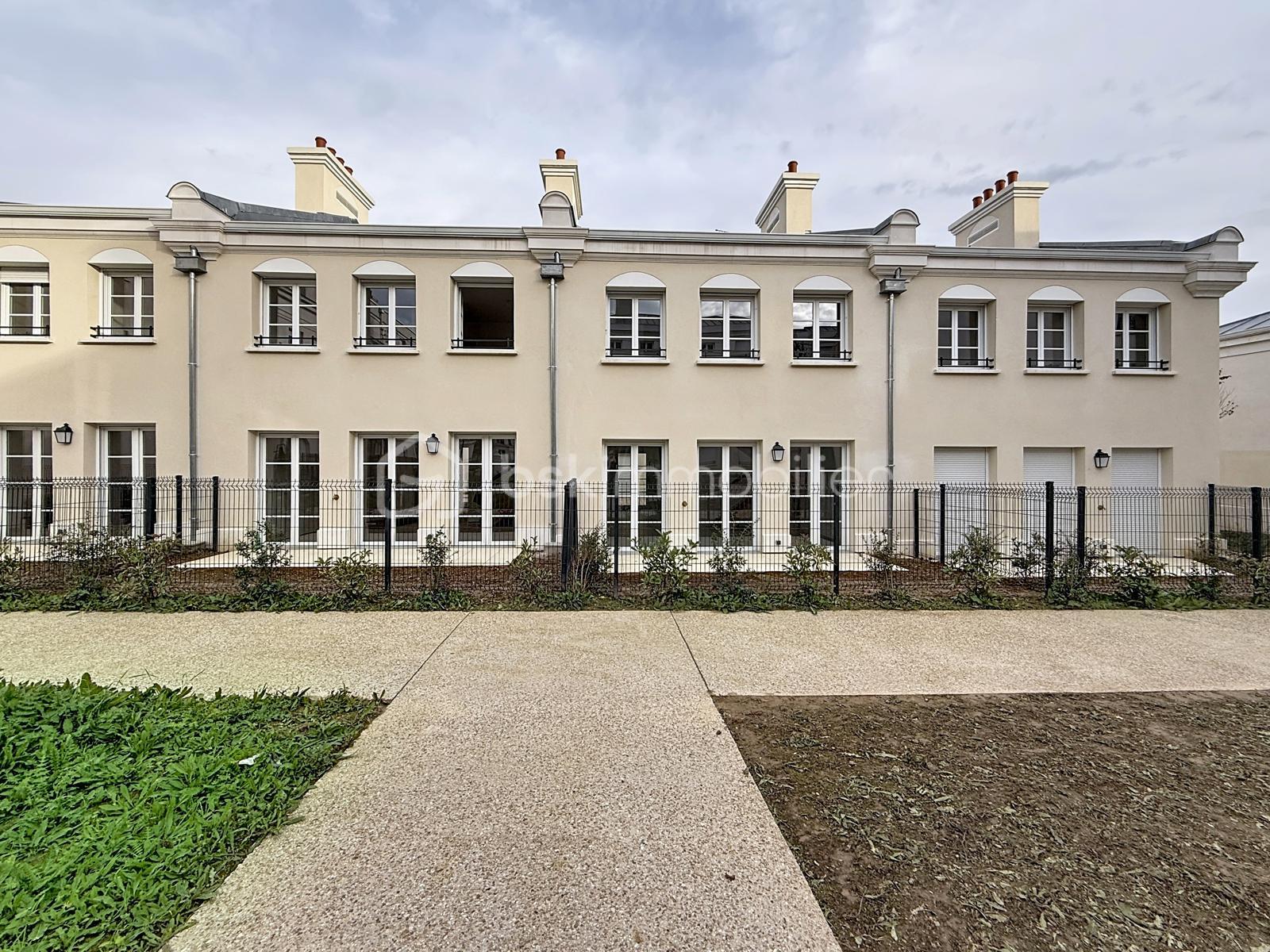 Maison de 100 m² - Photo Maison serris façade 1.jpg