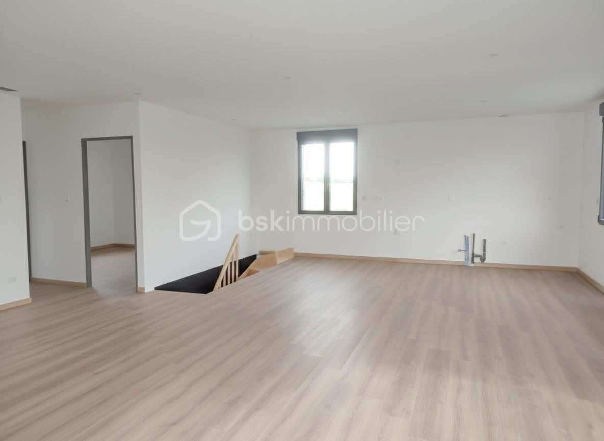 Maison traditionnelle de 142 m² - 1759499447512 - Modifié.png