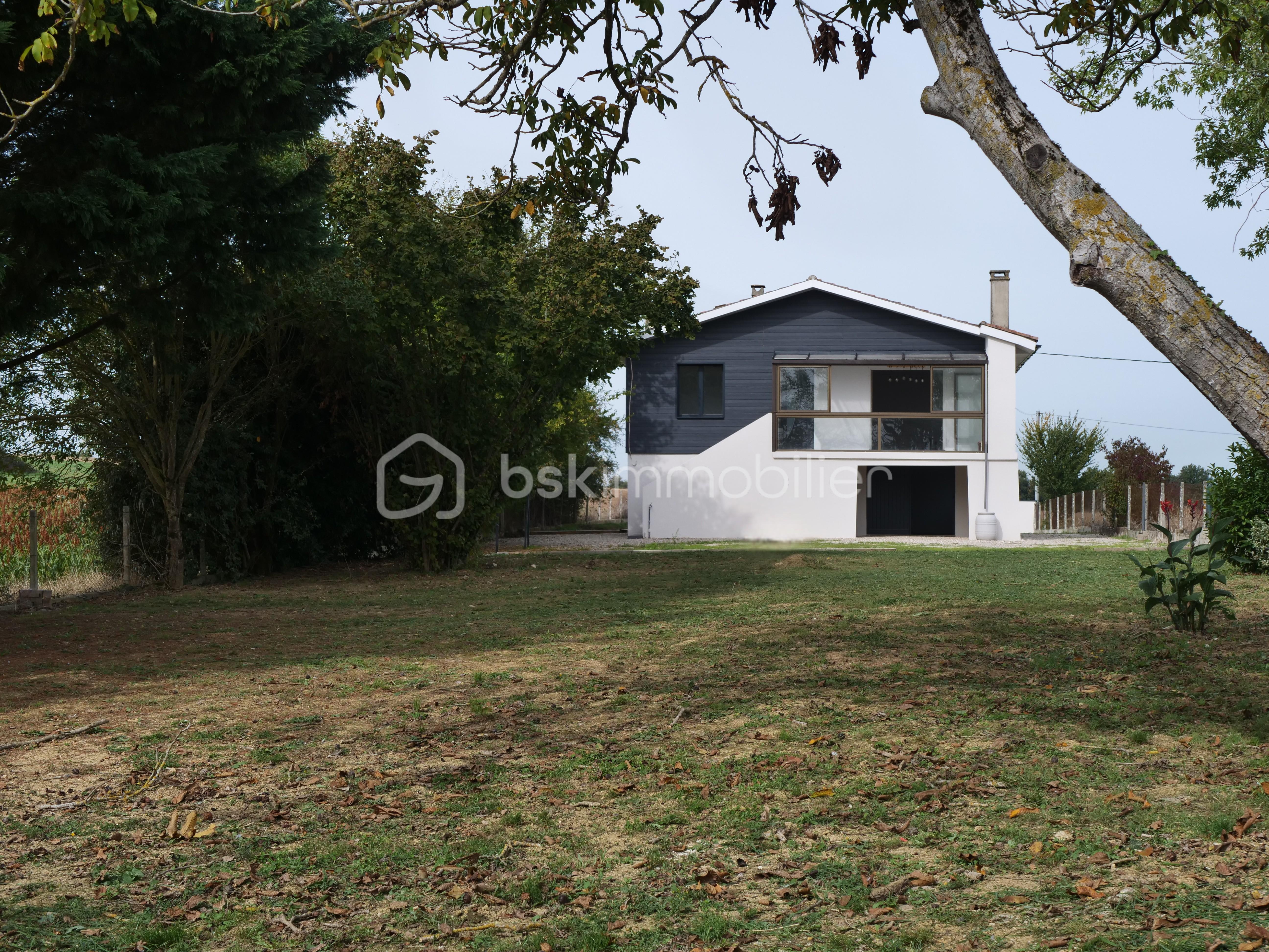 Maison traditionnelle de 142 m² - 01023648 - Modifié.jpg