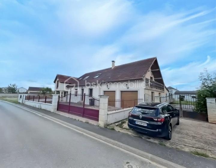 Maison de 220 m² - 2.jpg