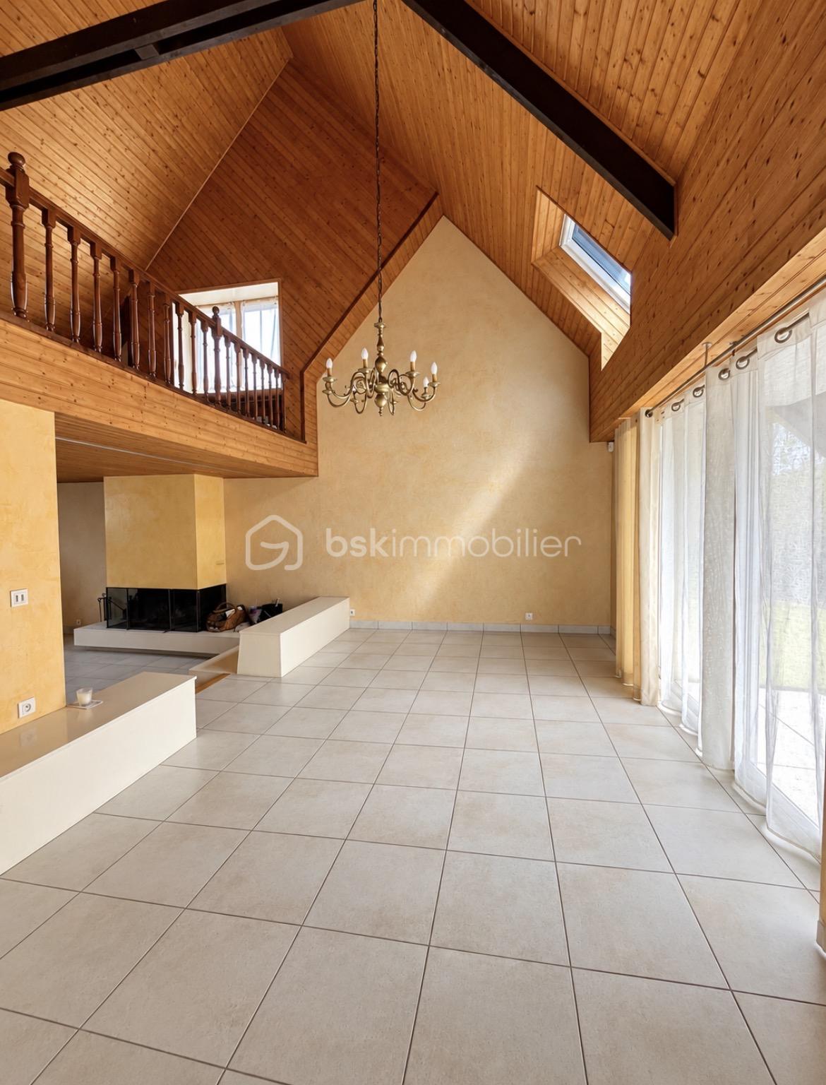 salle à manger vide.jpg