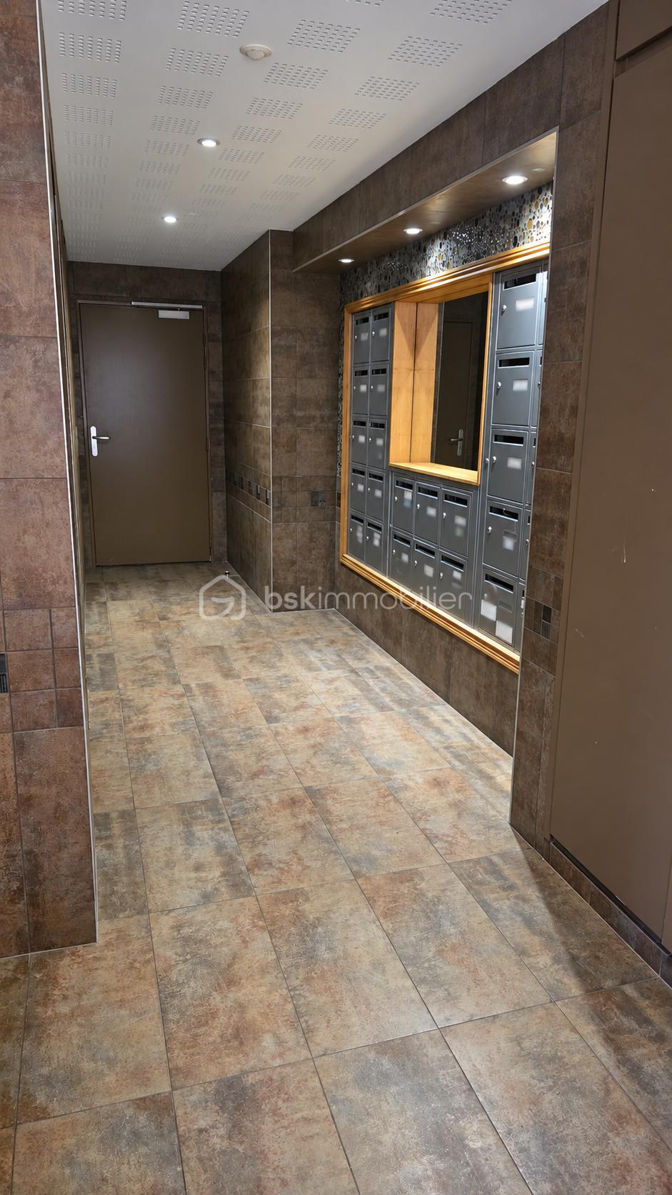 Hall_217.jpg