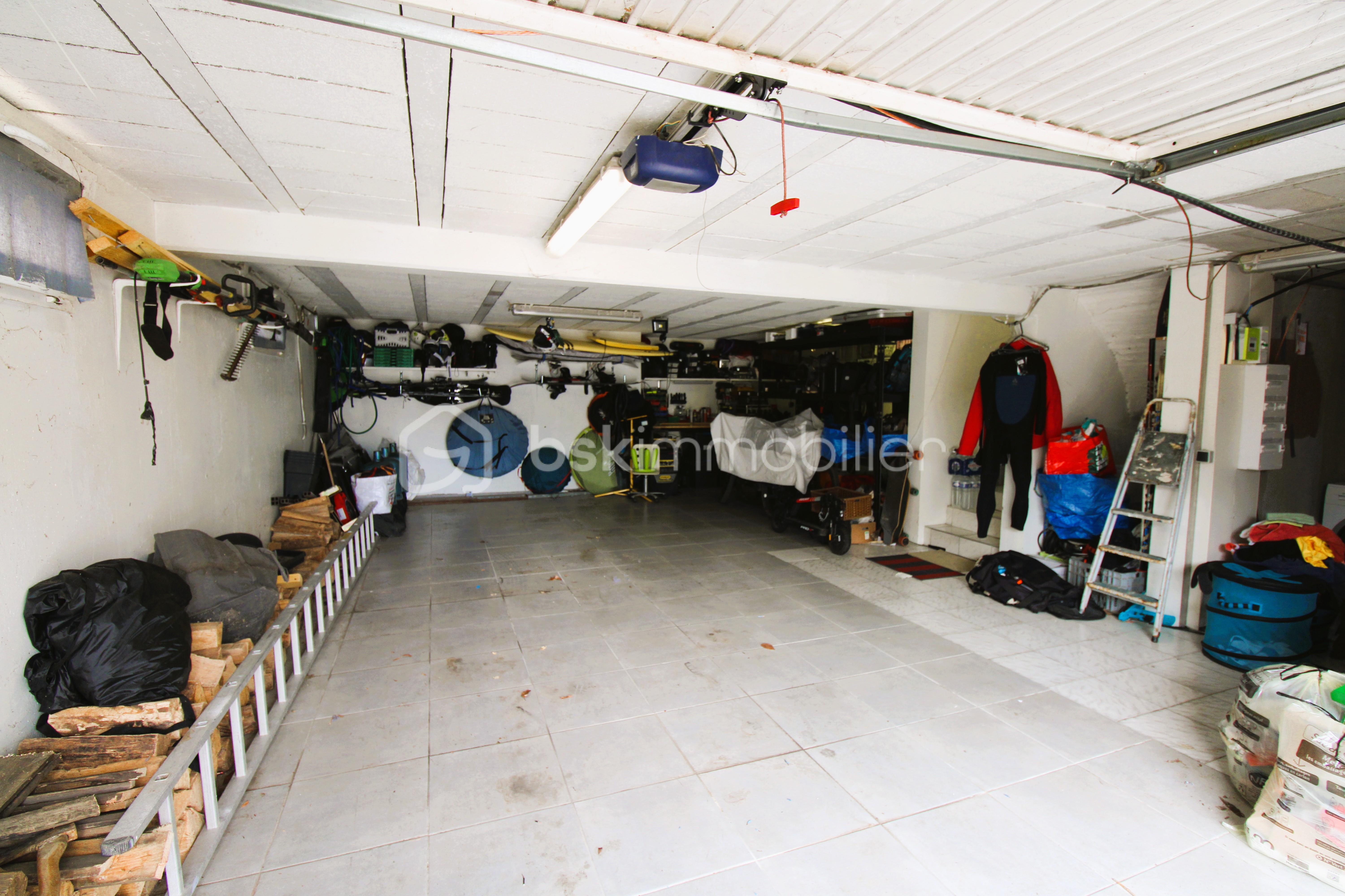 GARAGE V1.JPG