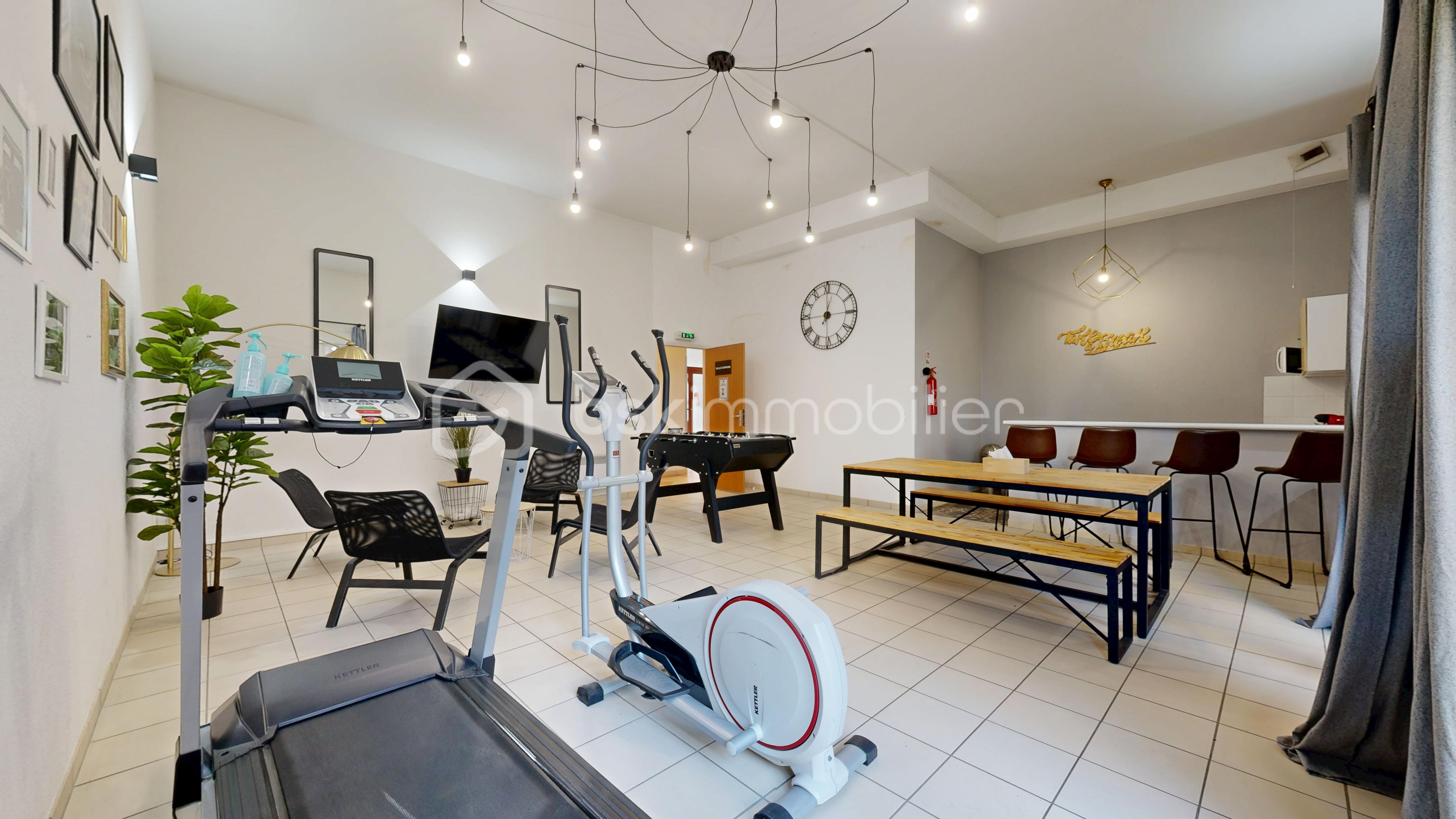 Studette de 18 m² - 43-Rue-du-Petit-Tour-09072025_171836.jpg