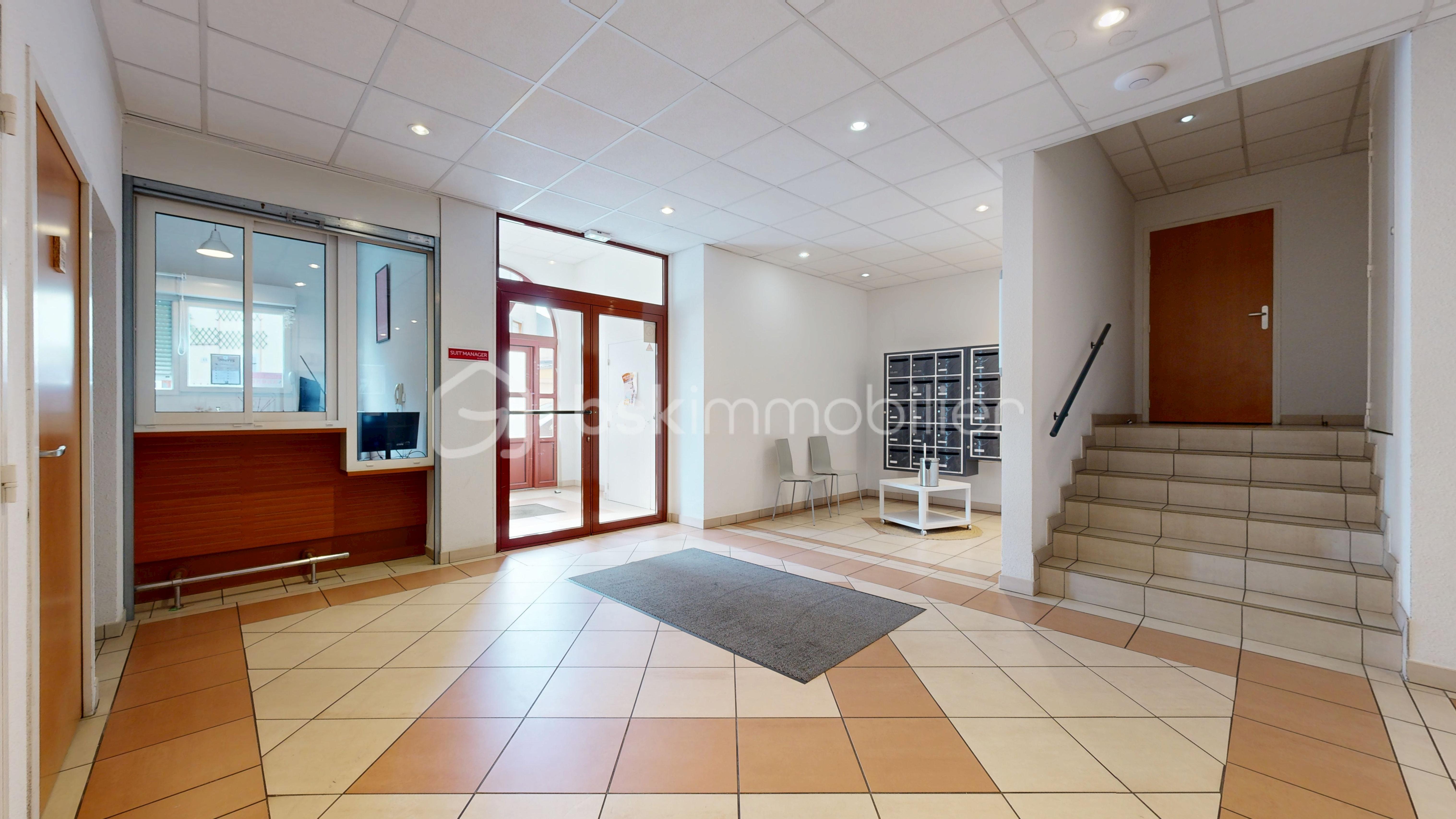 Studette de 18 m² - 43-Rue-du-Petit-Tour-09072025_172135.jpg