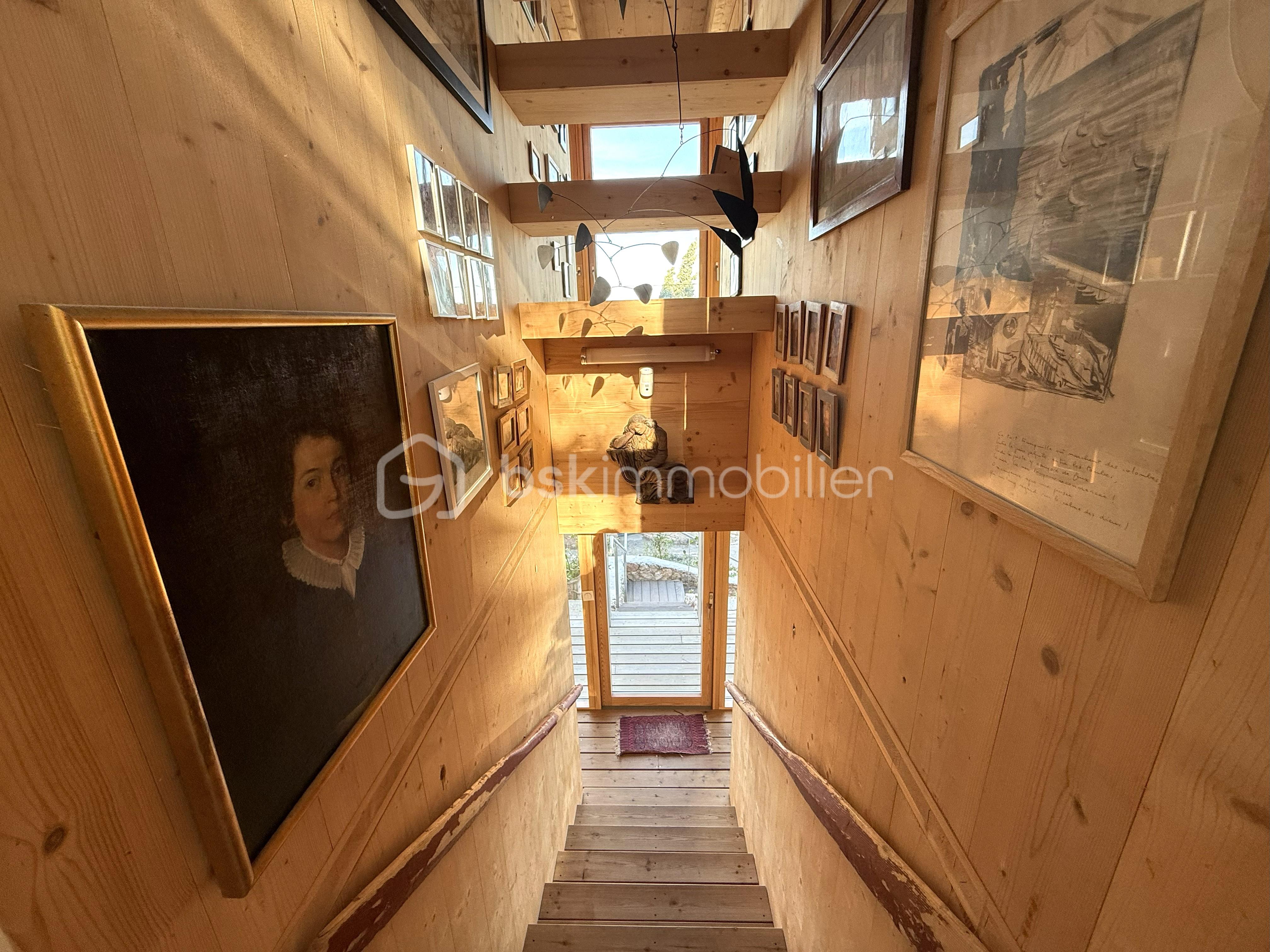 Villa de 120 m² - Escalier prise du haut .jpg