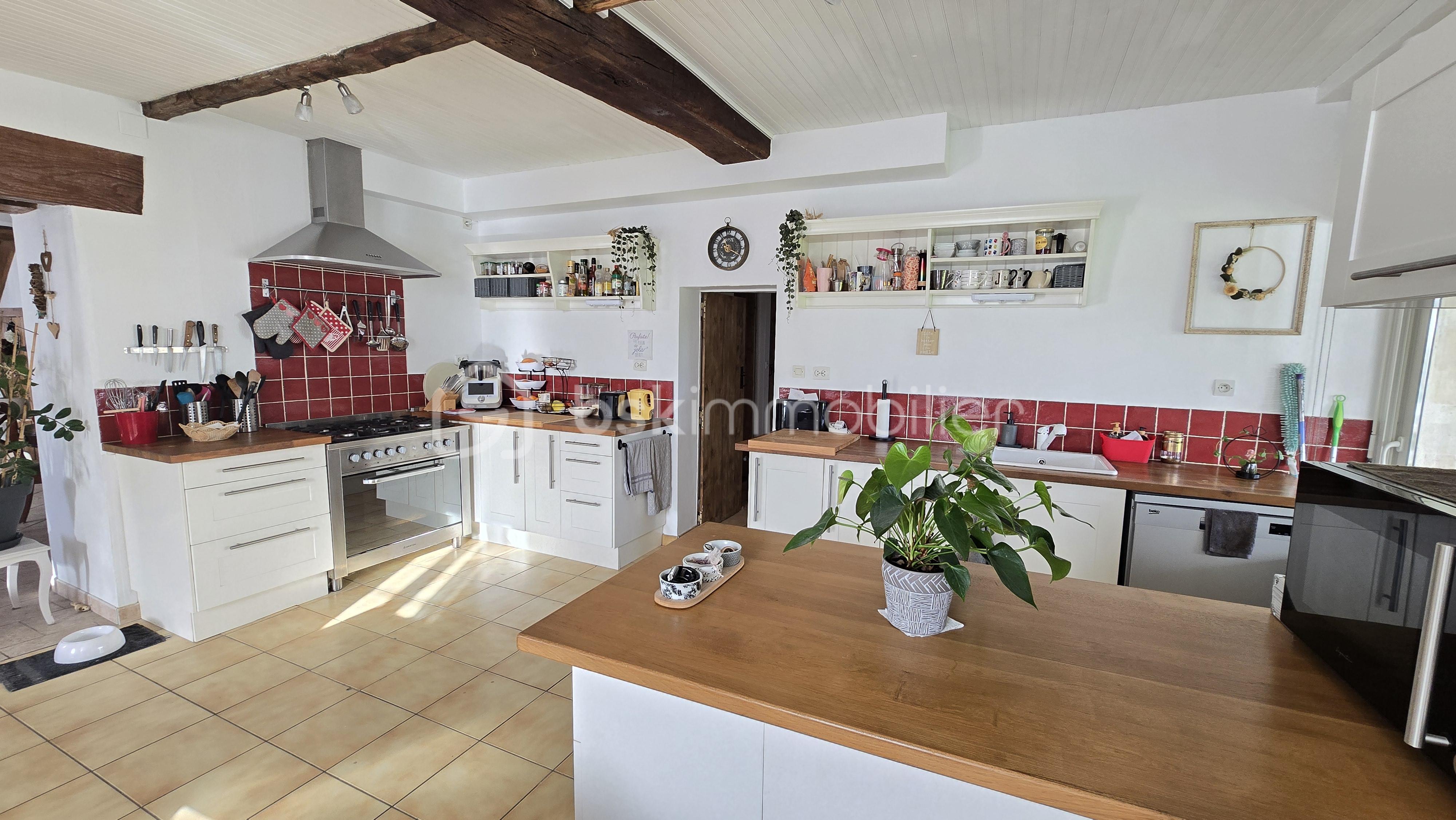 Maison charentaise de 240 m² - 20251204_111812.jpg