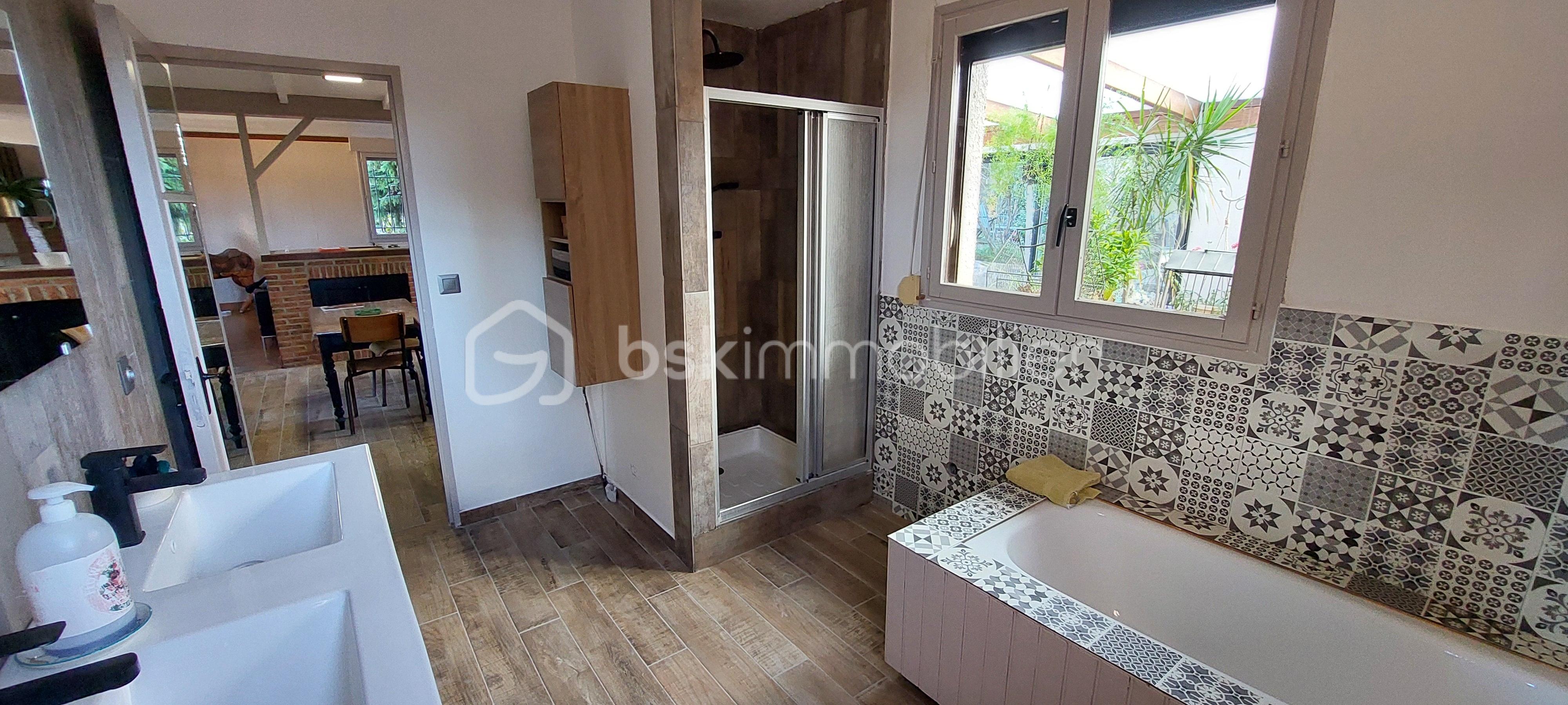 Maison traditionnelle de 209 m² - sdb.jpg