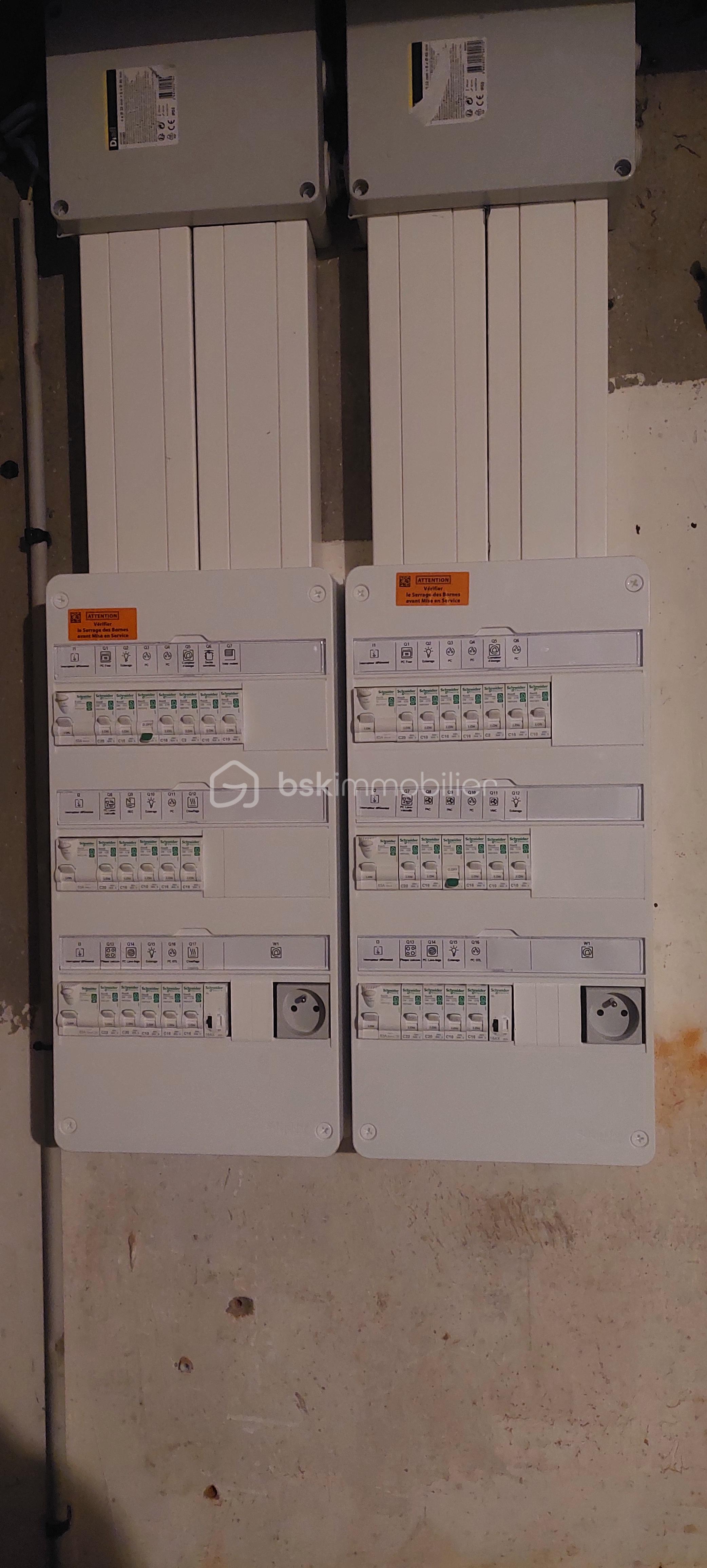 Maison traditionnelle de 209 m² - tableaux électrique.jpg