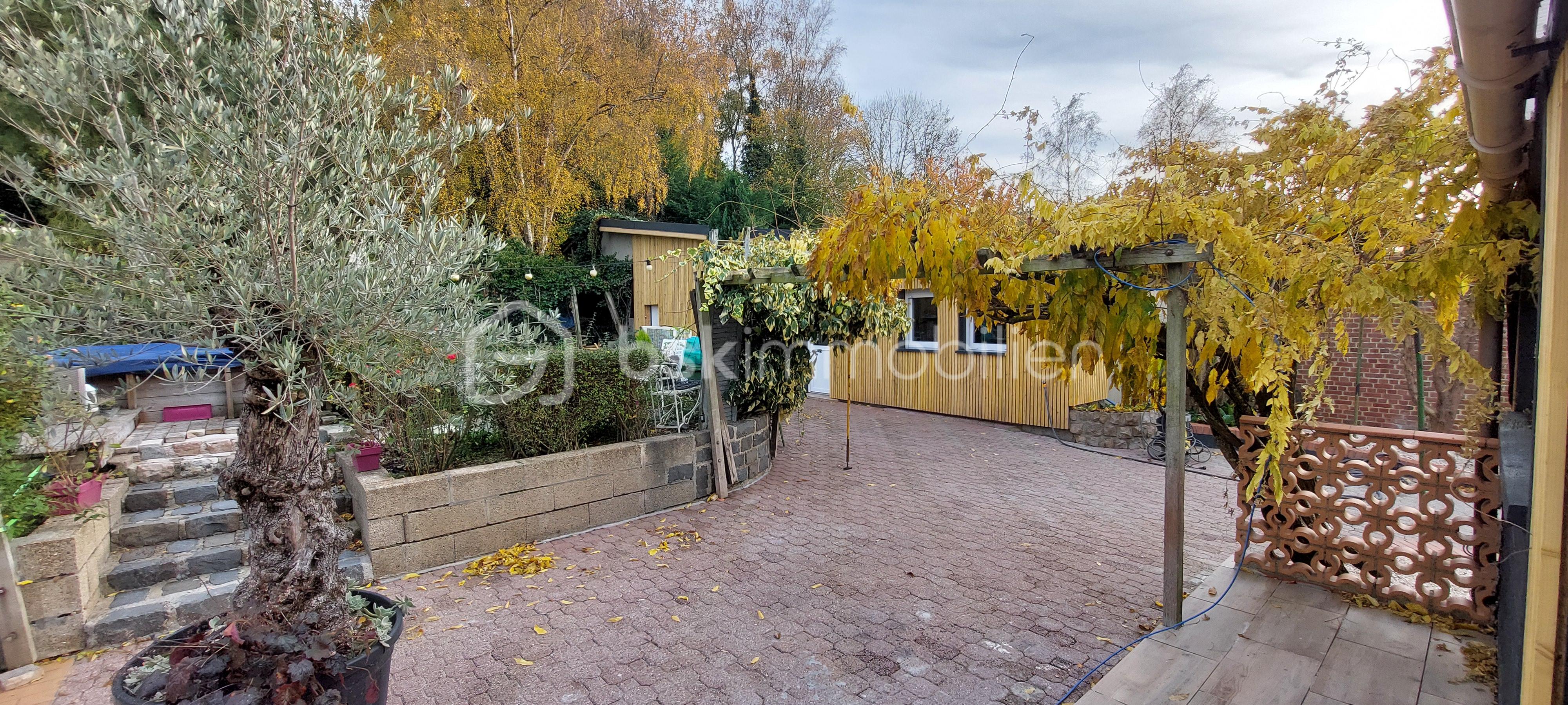 Maison traditionnelle de 209 m² - Exterieur.png