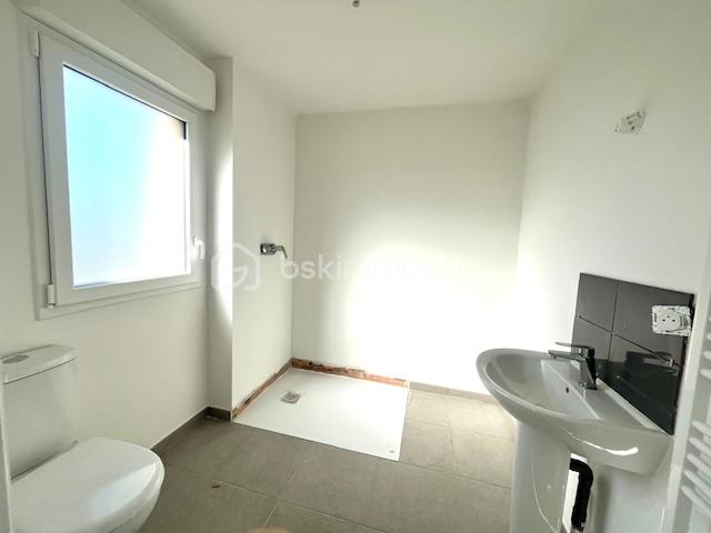 Maison de 85 m² - wc douche rdc.jpg
