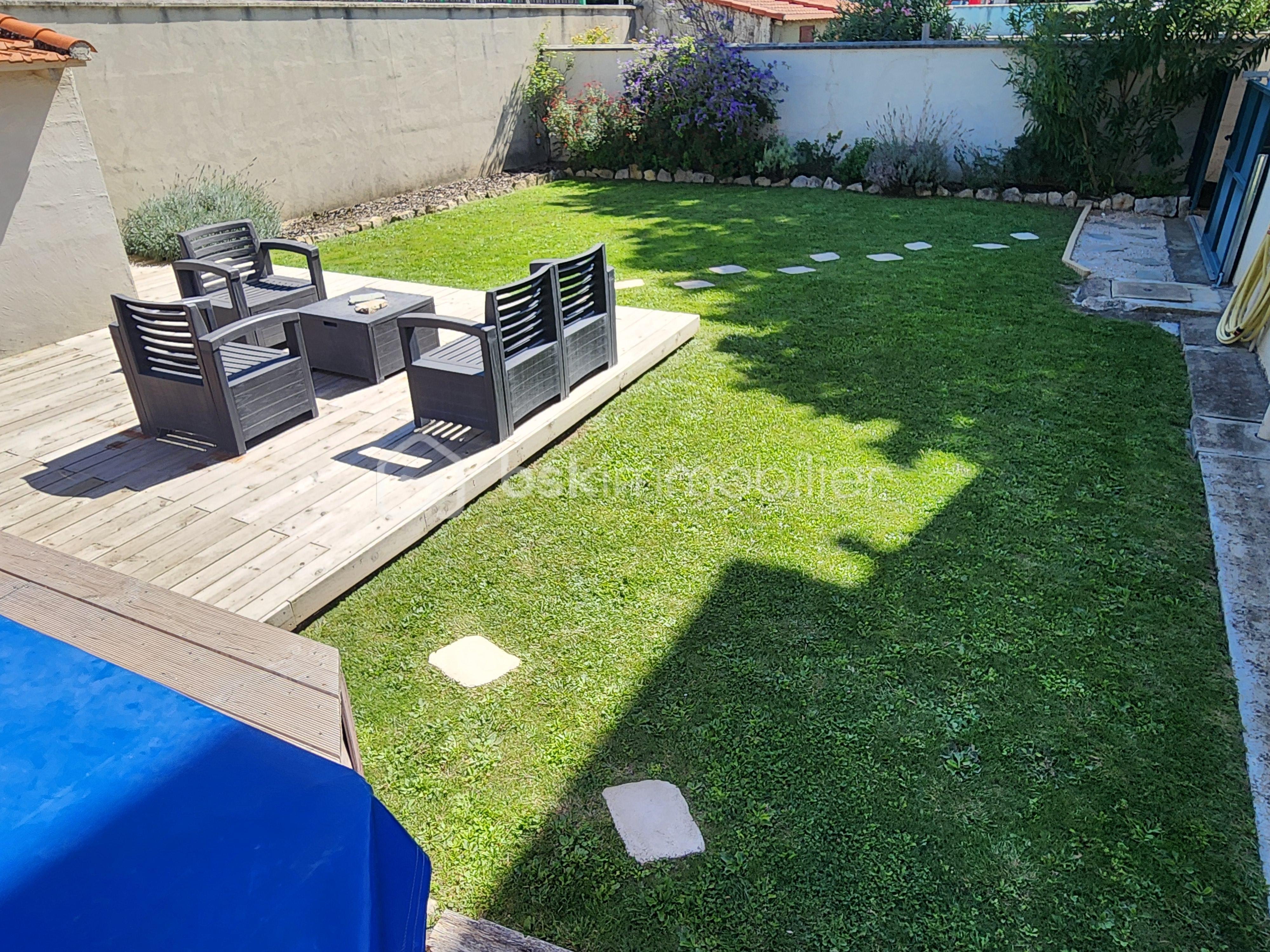 Appartement de 84,10 m² - Jardin terrasse bois vue vers sud.jpg