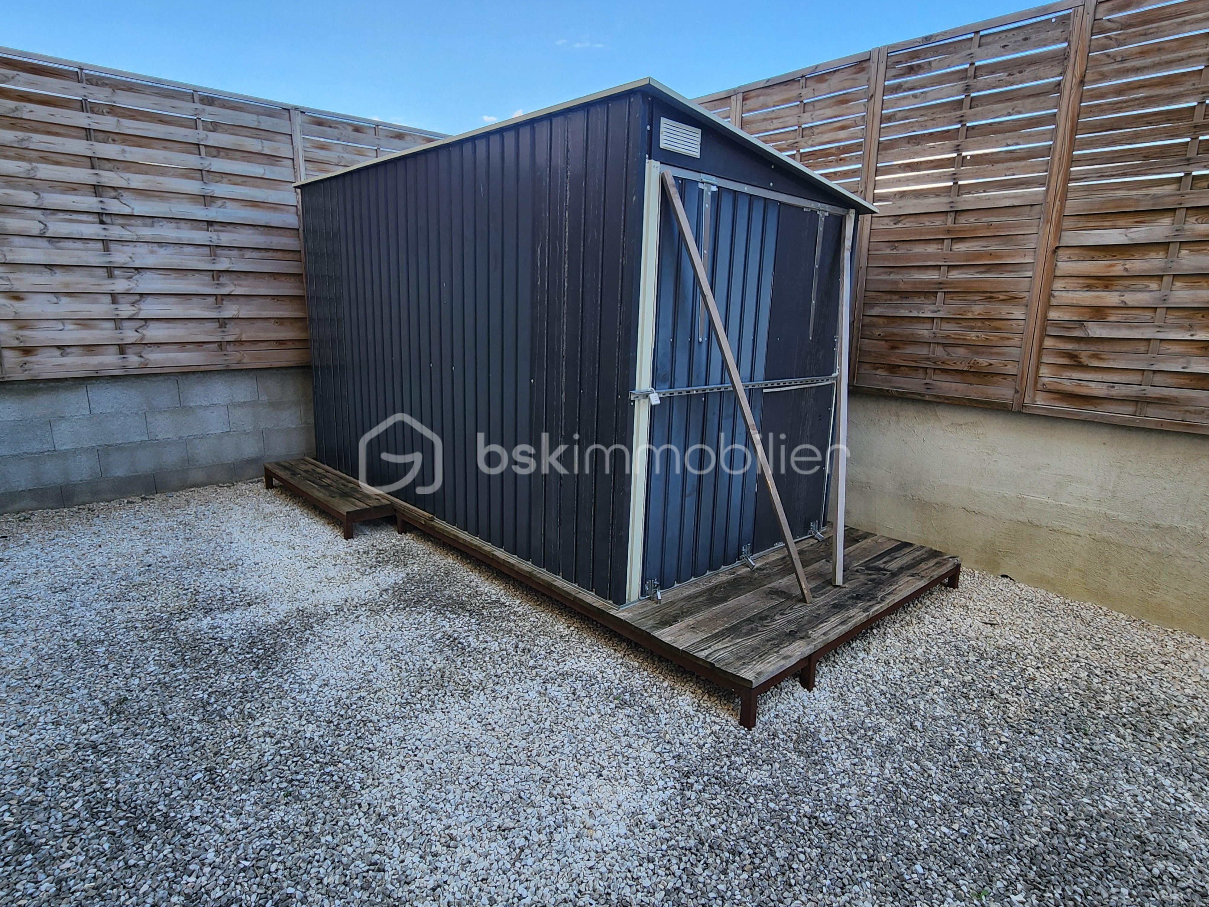 Appartement de 84,10 m² - Abri de jardin.jpg