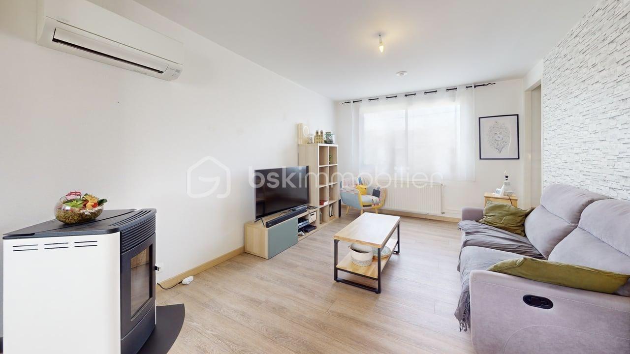 4-Impasse-Jean-Moulin-Living-Room 1.jpg