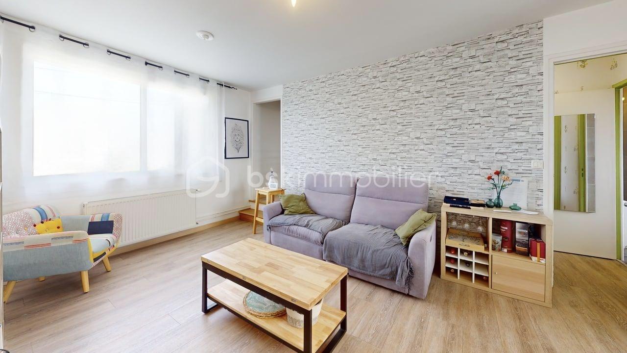4-Impasse-Jean-Moulin-Living-Room.jpg
