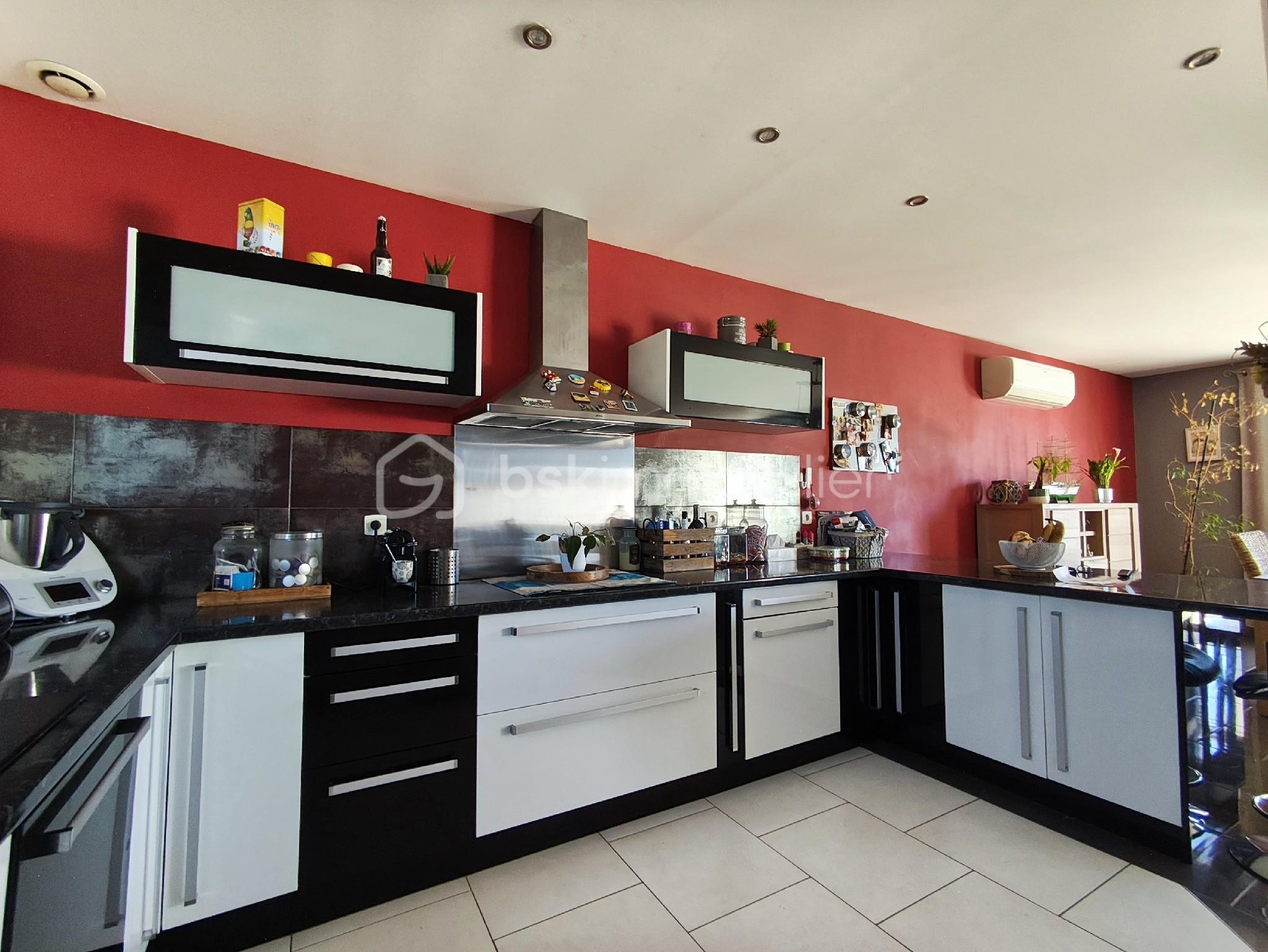 Maison traditionnelle de 163 m² - 9DCF9DF0-206D-E746-CC66-A61AF5E2E80F.jpg