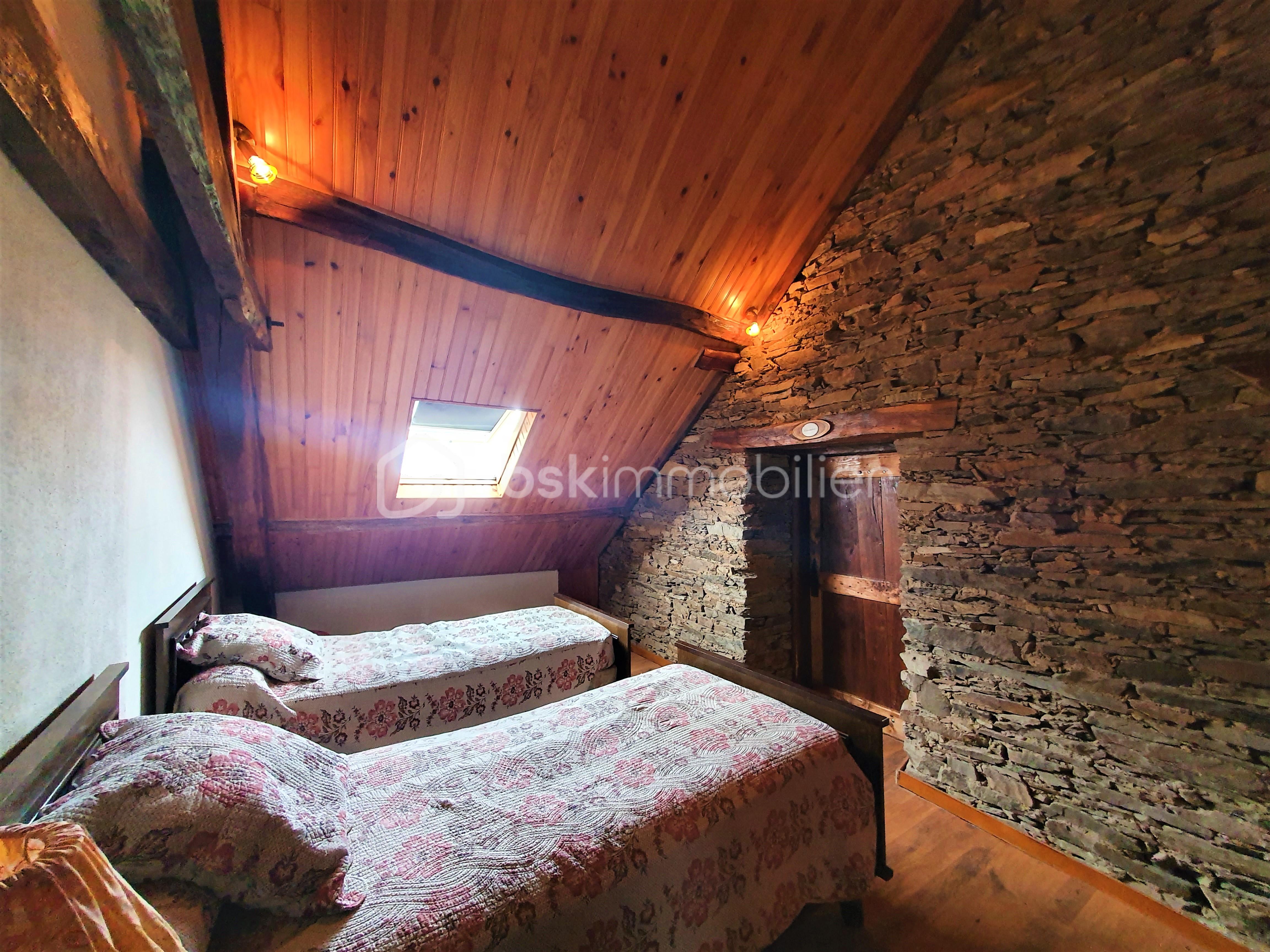 chambre comble pierre albi.jpg