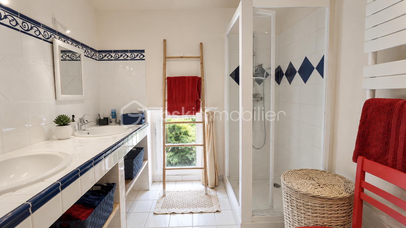 SALLE DE BAIN ETAGE.png
