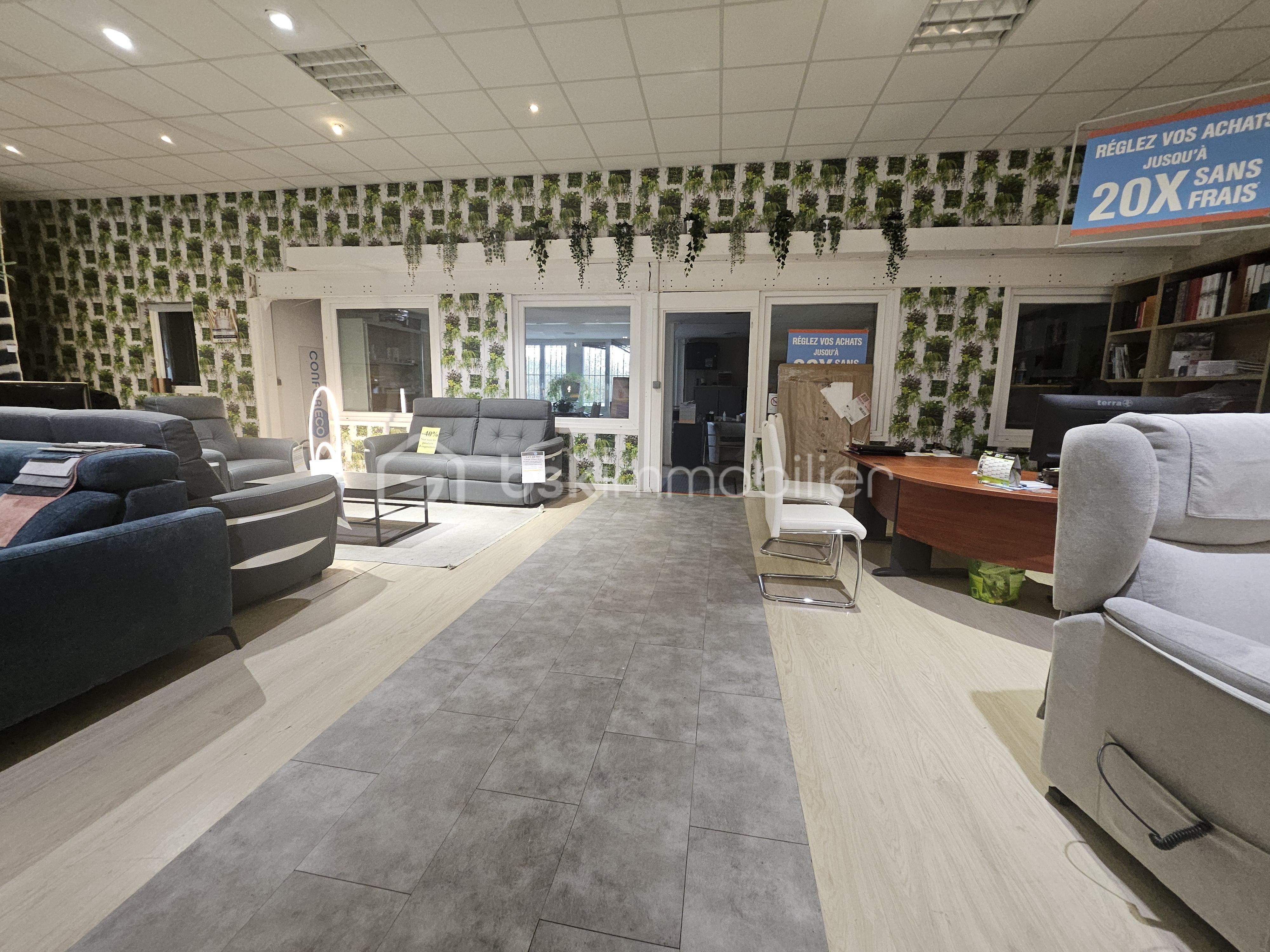 Local d activites de 1 930 m² - 20251108_154816.jpg