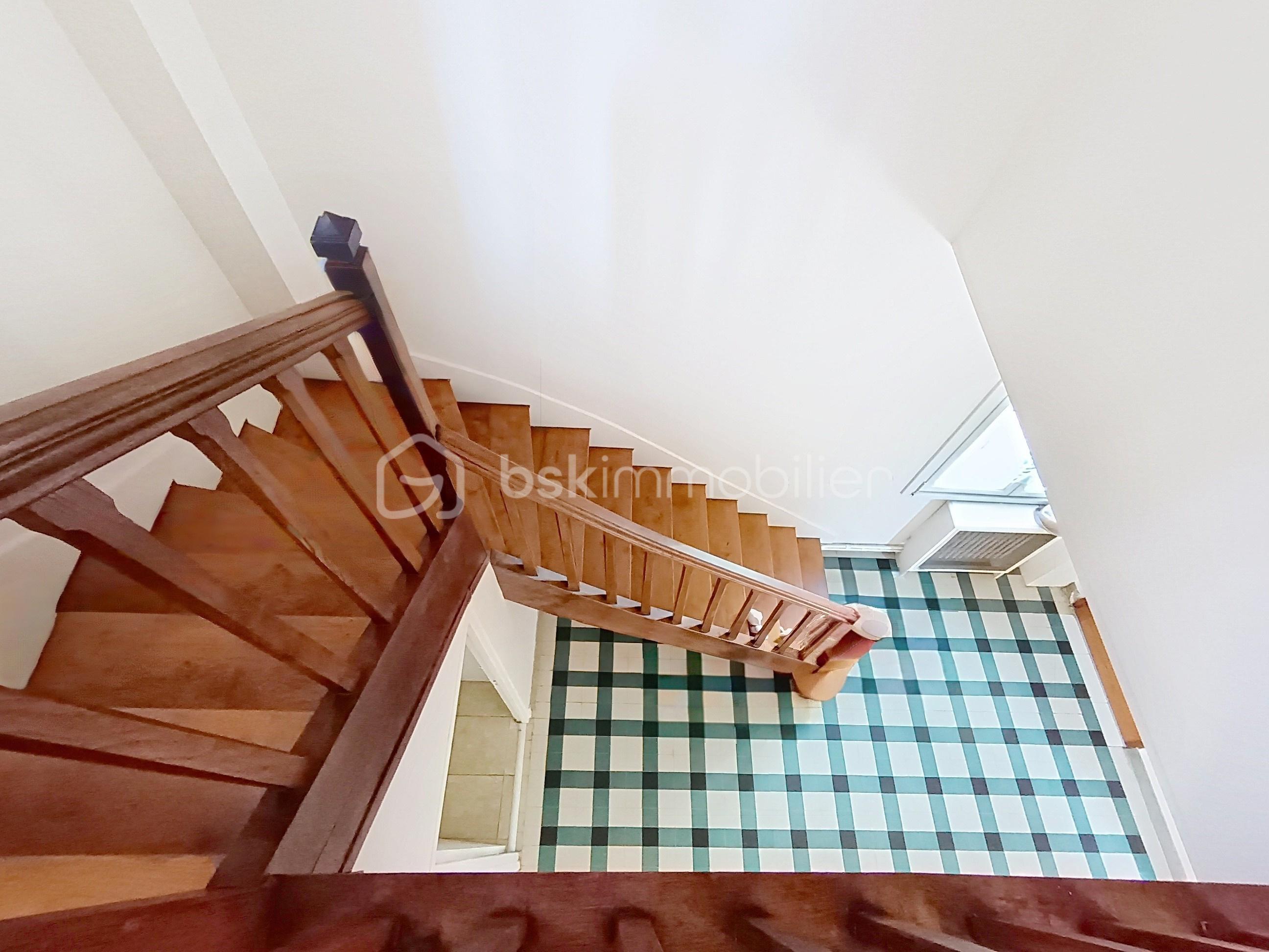 Cage d'escalier 1.jpg