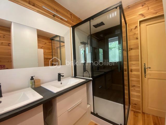 Maison de 160 m² - salle d'eau 1er étage 3.jpg