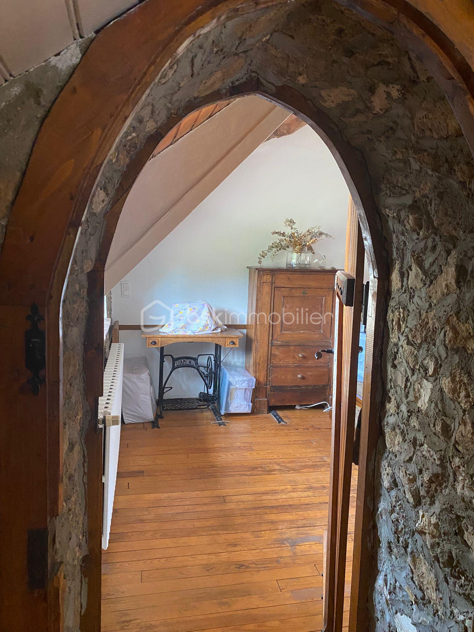 Maison en pierre de 148 m² - passage porte.jpg
