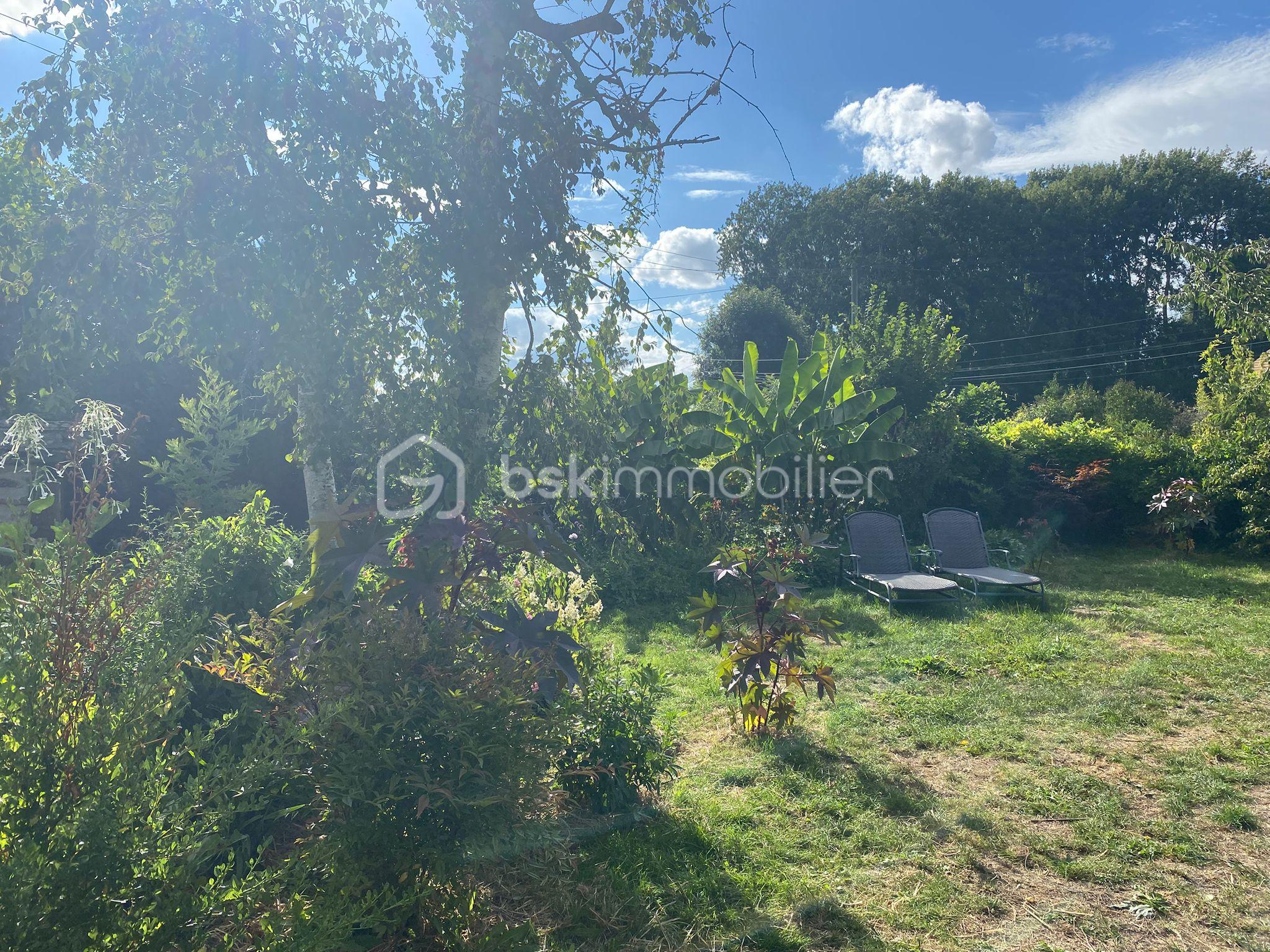 Maison en pierre de 148 m² - jardin ouvert.jpg