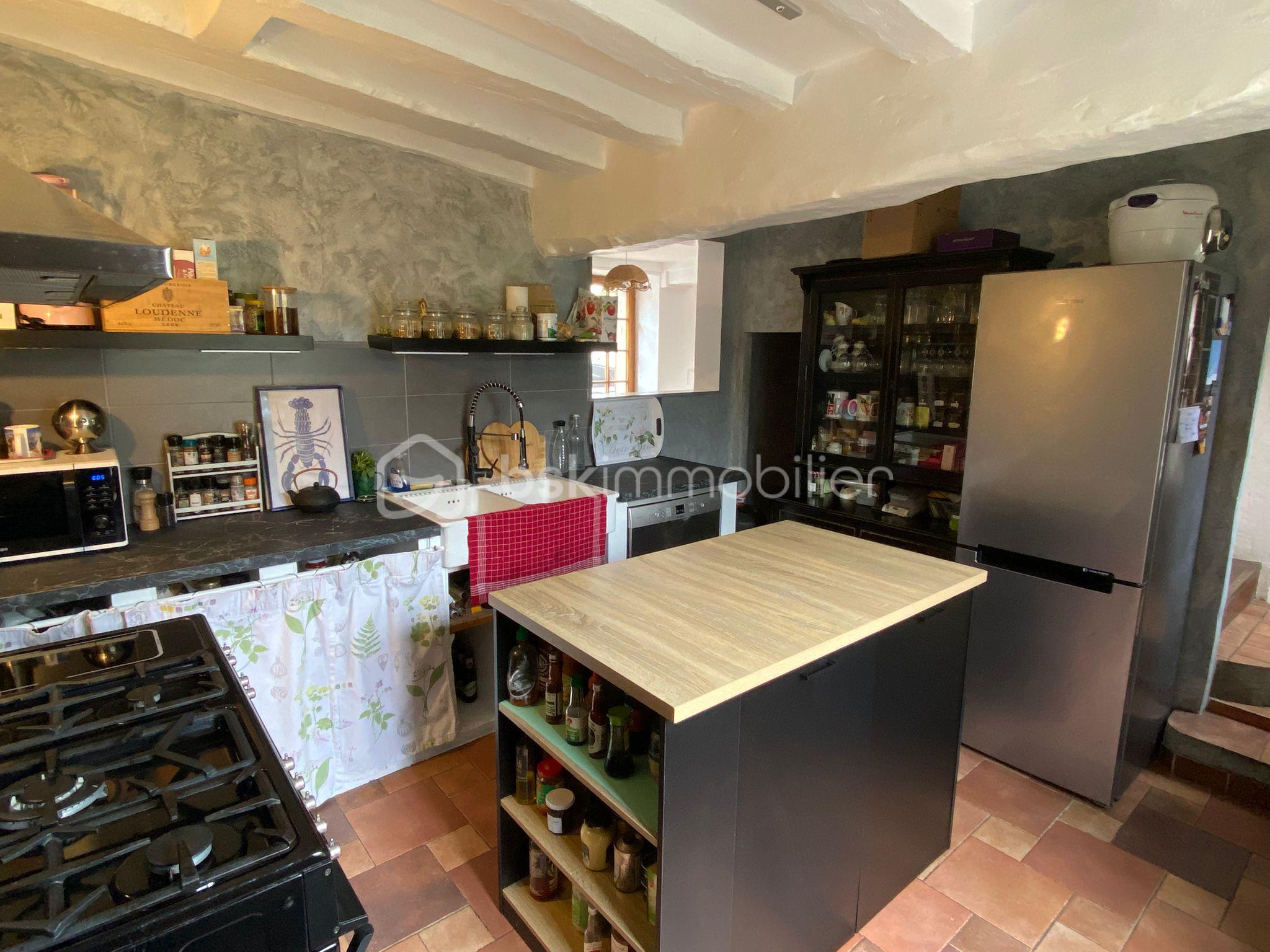 Maison en pierre de 148 m² - Cuisine.jpg