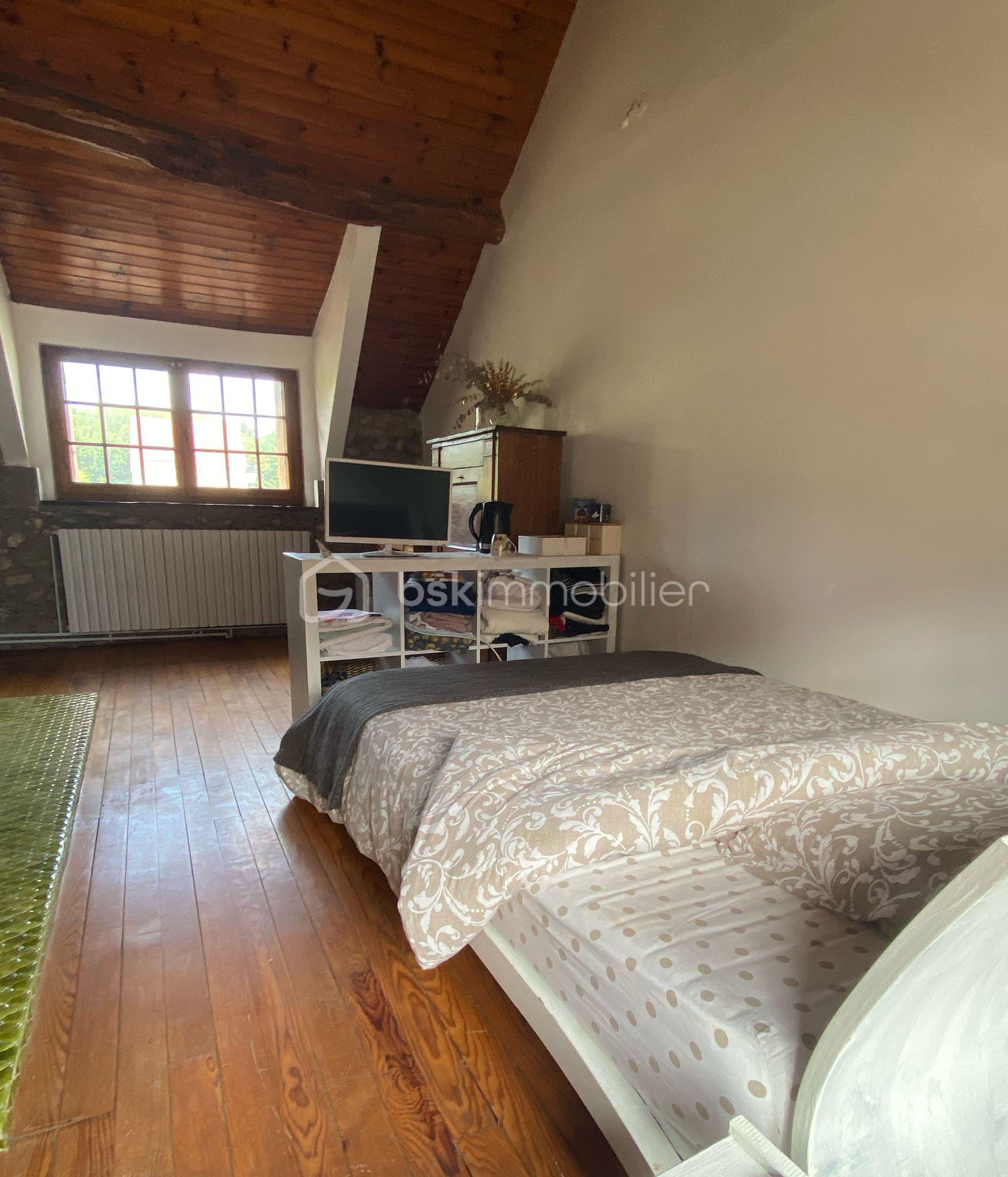 Maison en pierre de 148 m² - chambre.jpg