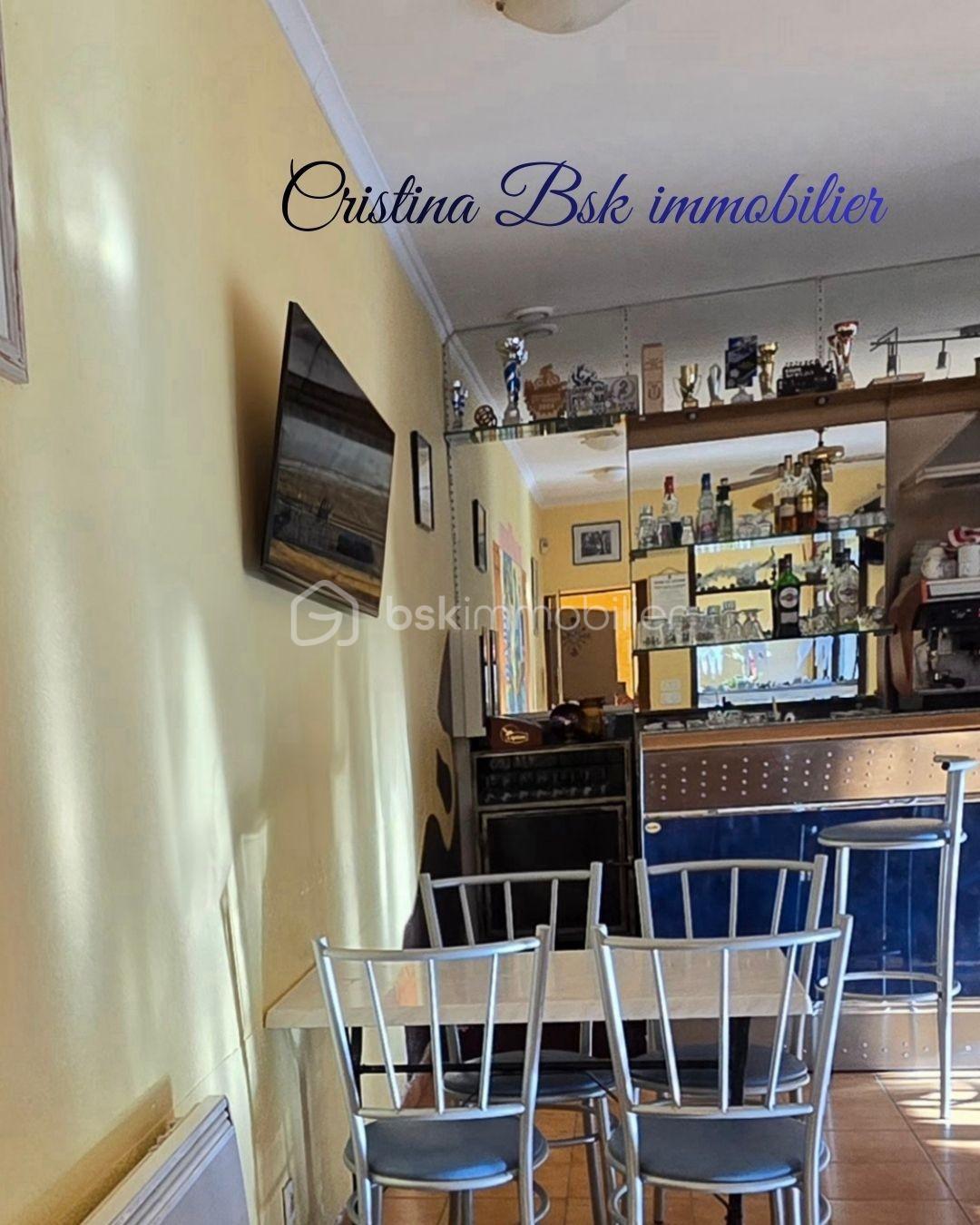 Local commercial de 270 m² - Bar 25 11 .jpg