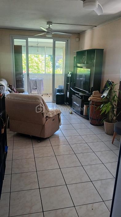 20251015 Salon étage vue terrasse.jpg