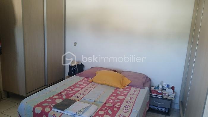 20251015 Chambre 3 étage mur placards.jpg