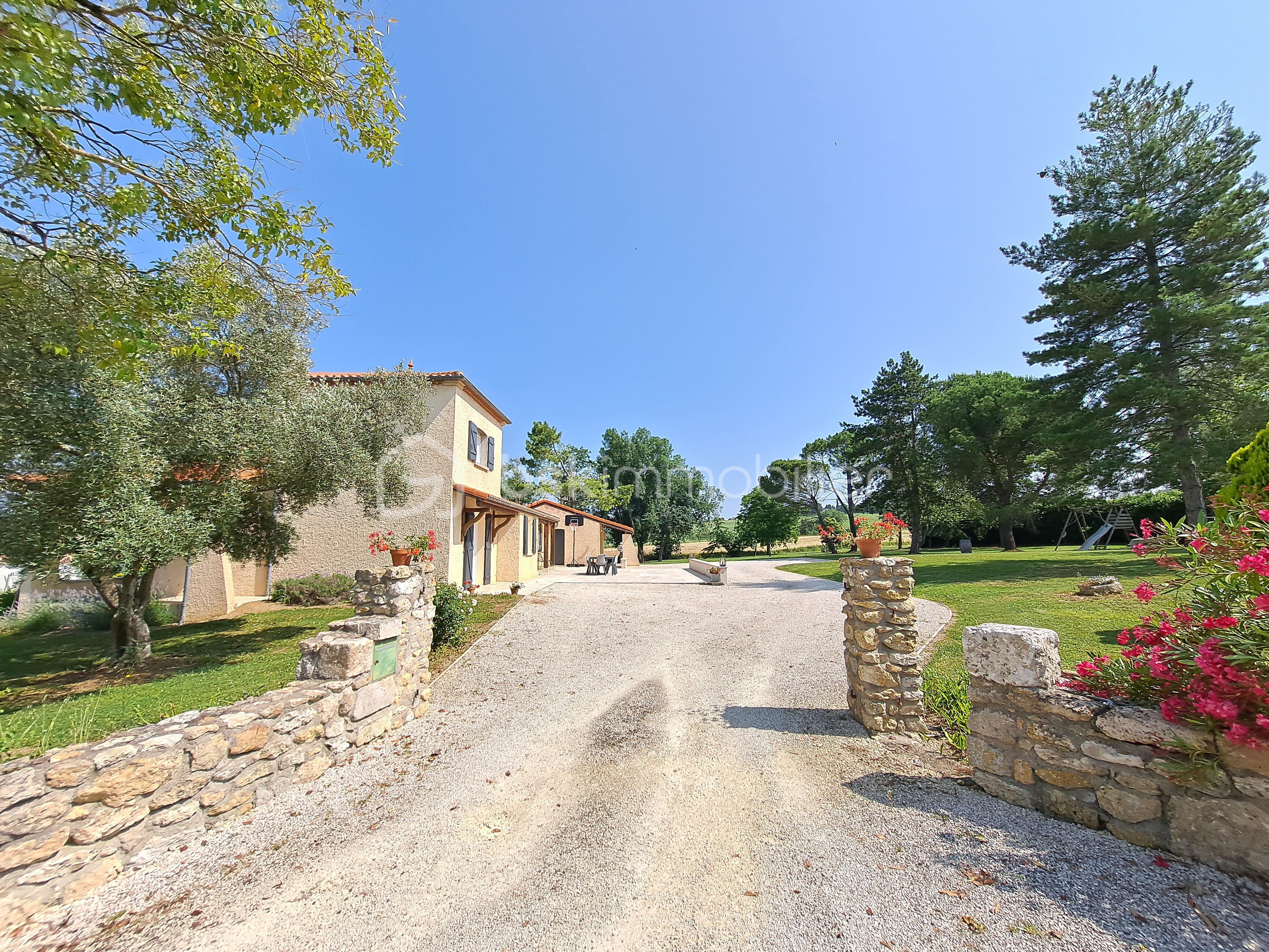 Villa de 136 m² - Belle Maison Gascony campagne Condom (97).jpg