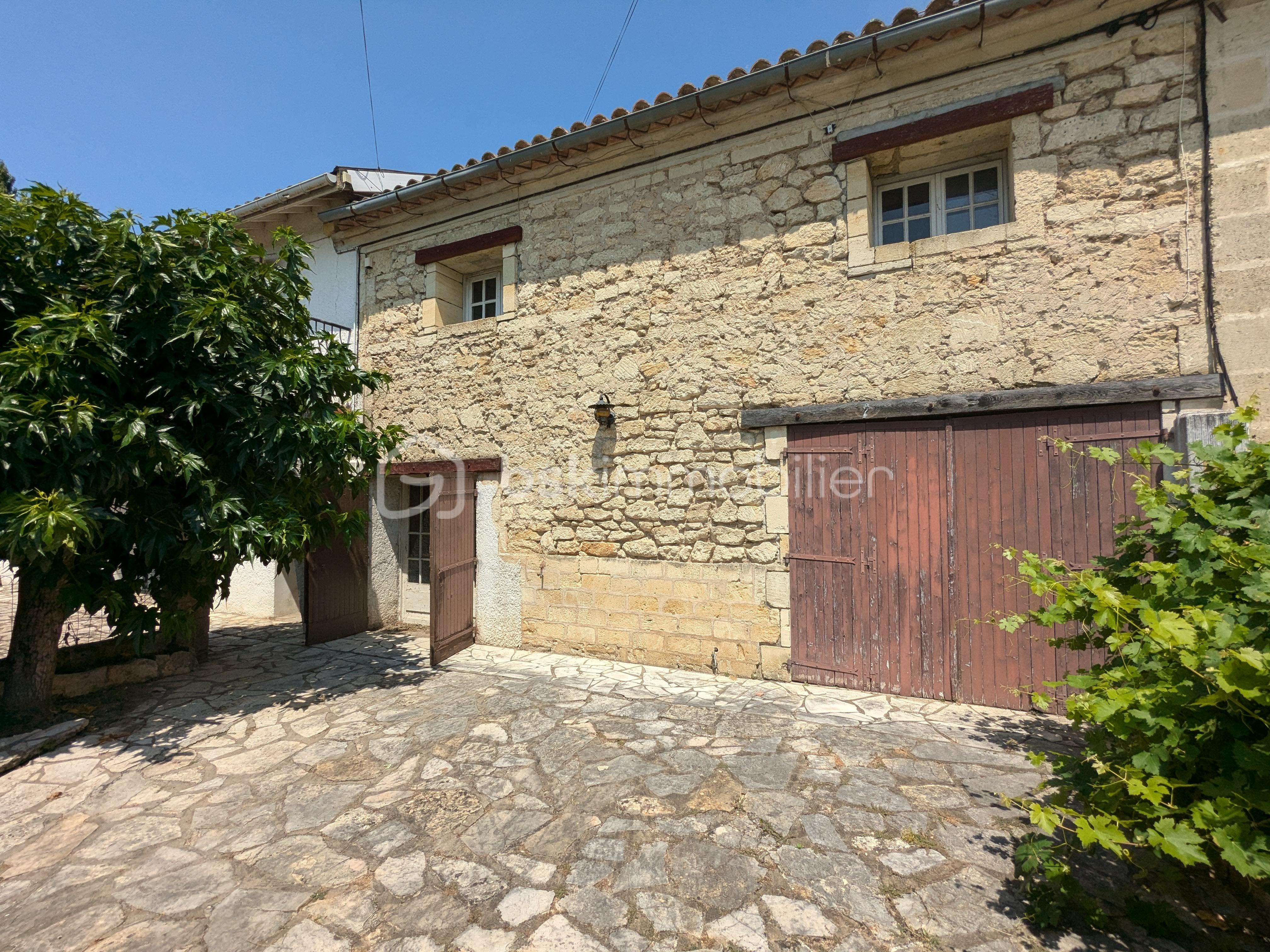Maison traditionnelle de 250 m² - PXL_20250704_104450318.MP.jpg