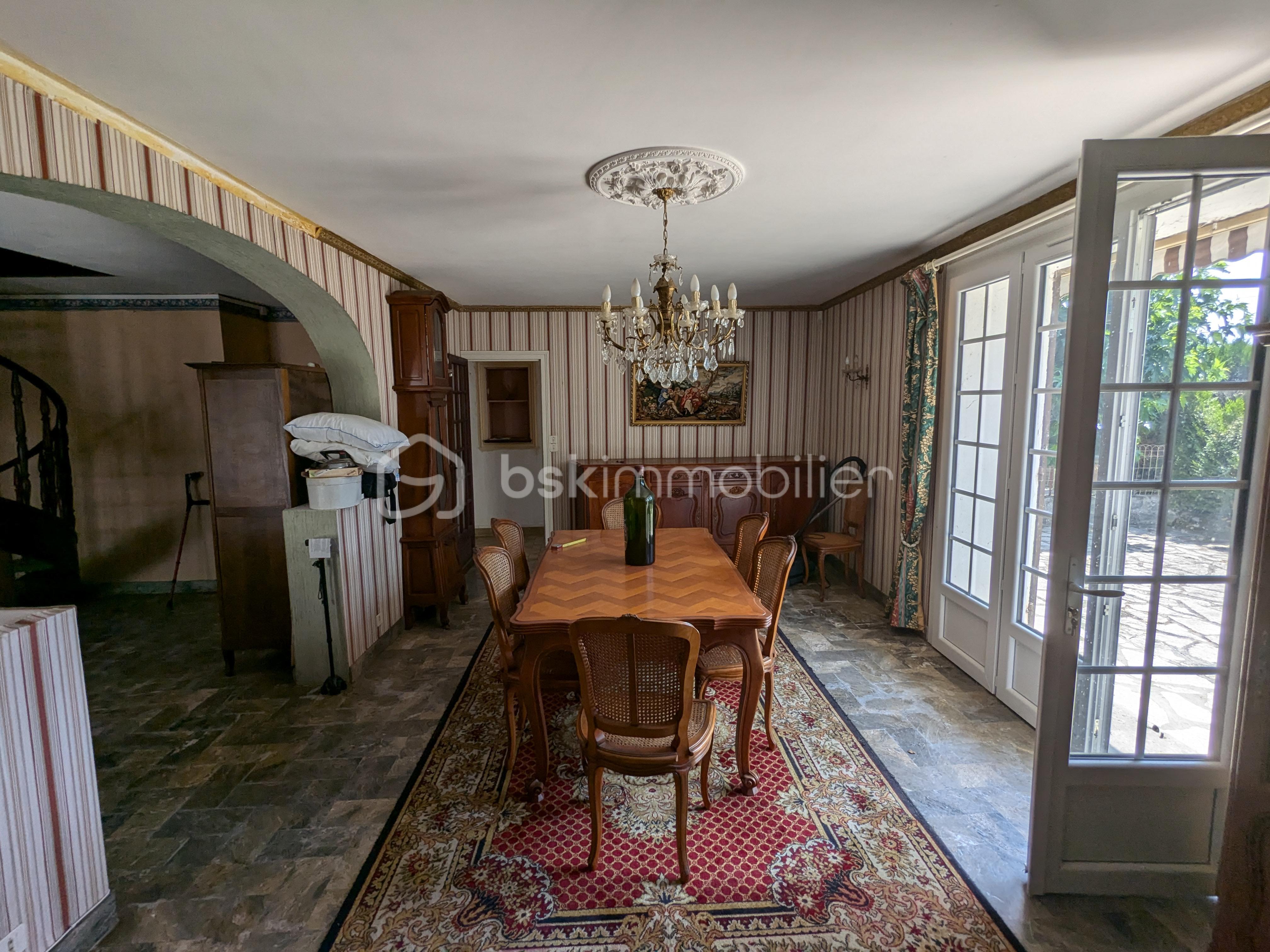 Maison traditionnelle de 250 m² - PXL_20250704_104531534.MP.jpg