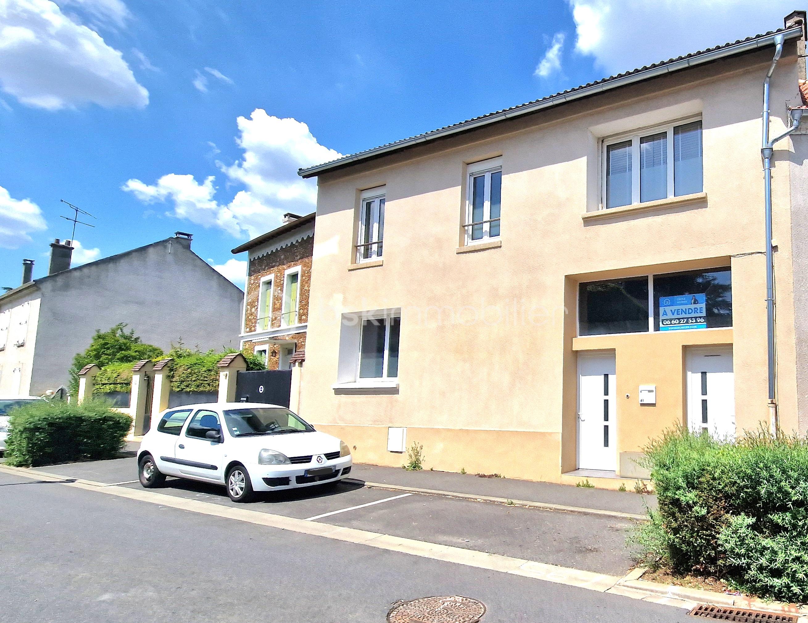Maison de 175 m² - maison coté rue.jpg