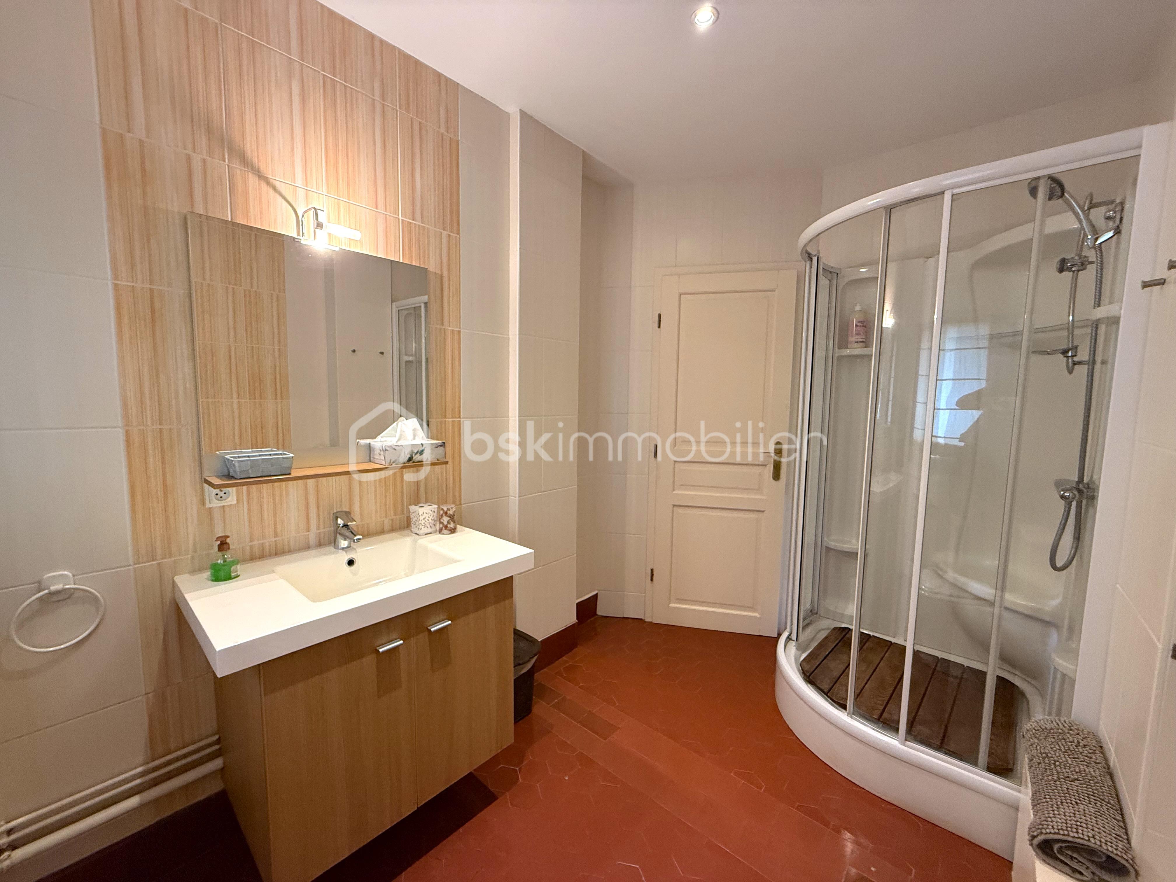 Maison de 303 m² - SDB 1.jpeg