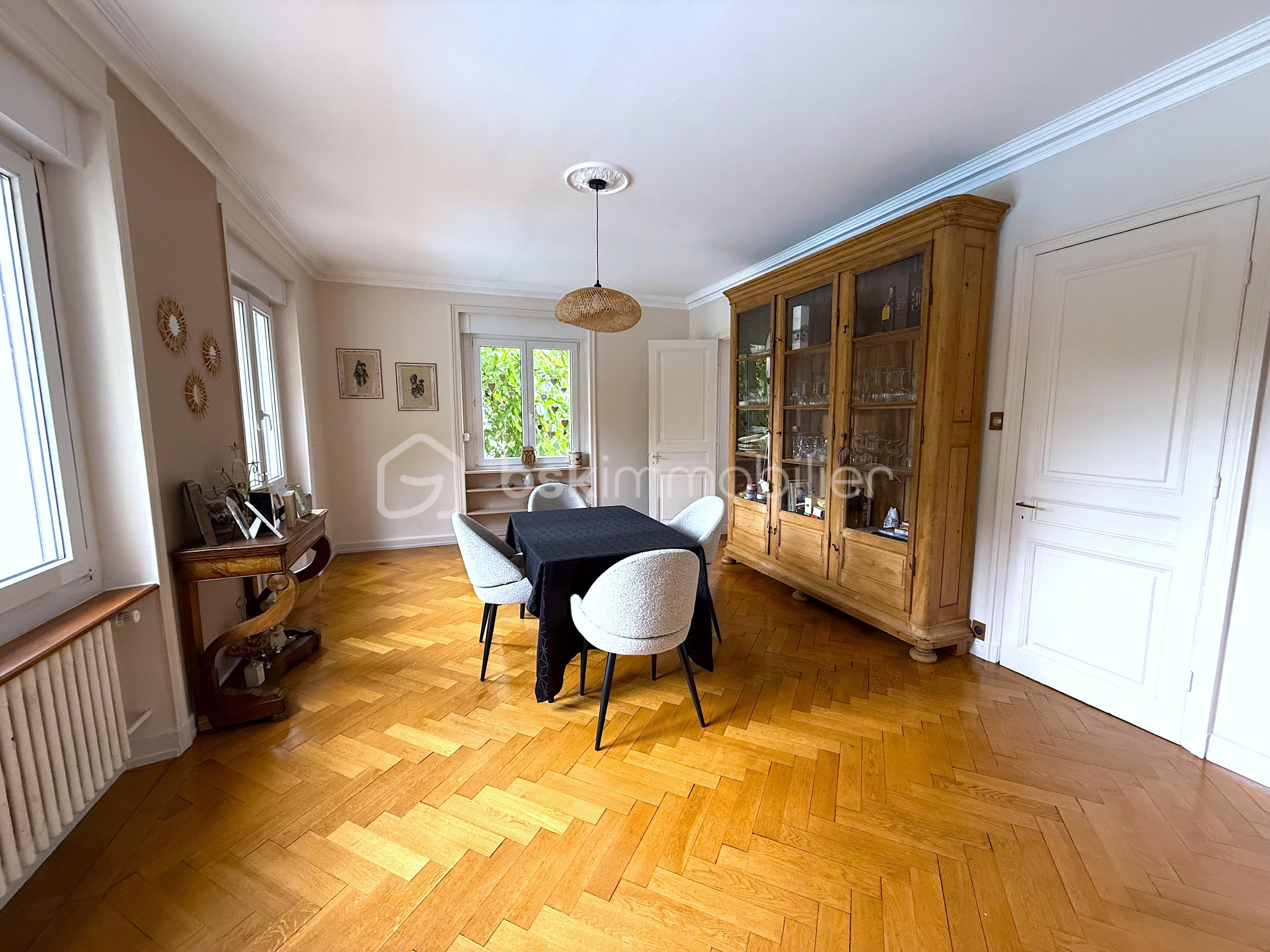 Maison de 303 m² - Salle a mange 2.jpeg